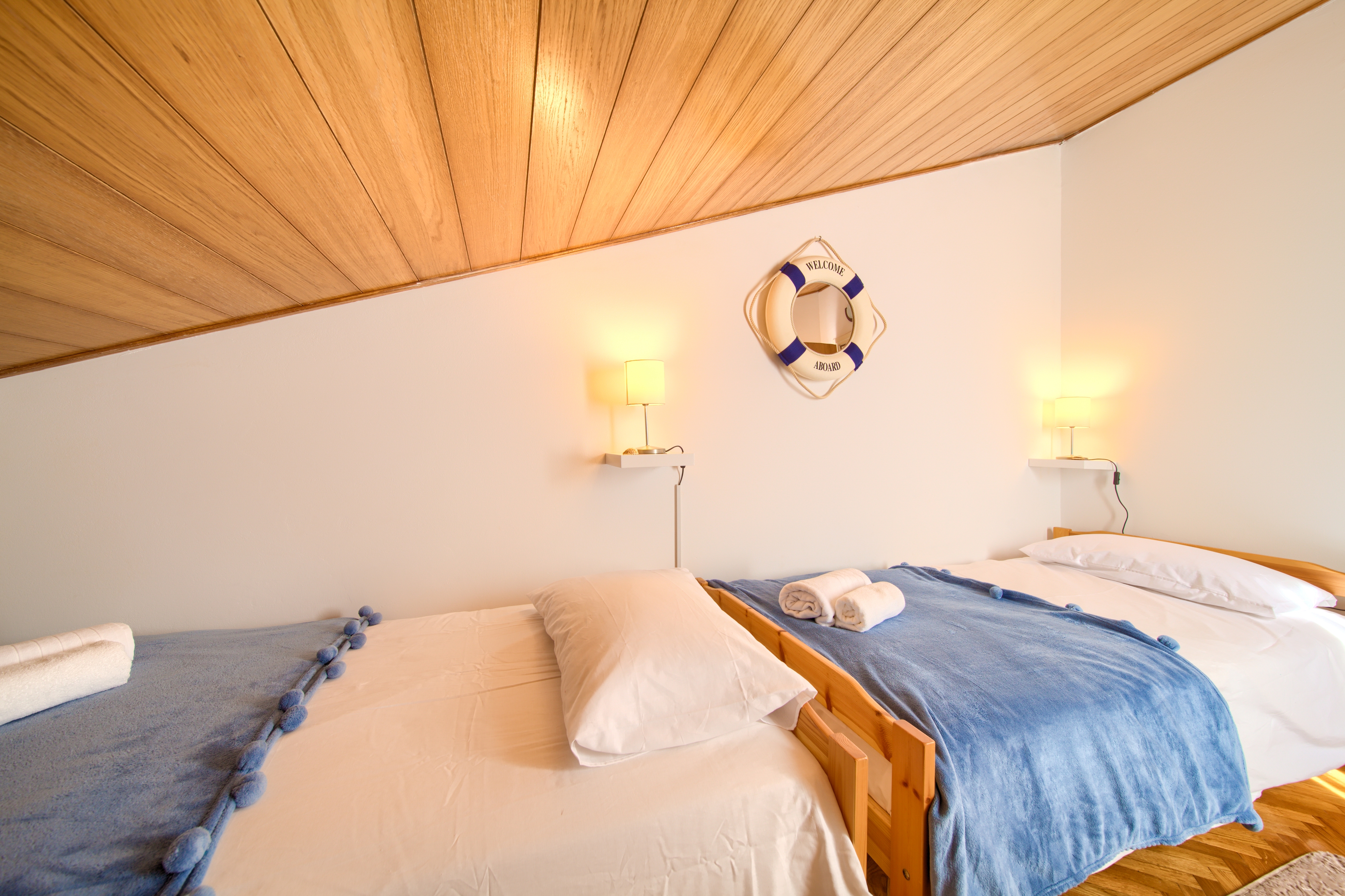 Two bedroom apartment with terrace and sea view Njivice, Krk  A-a