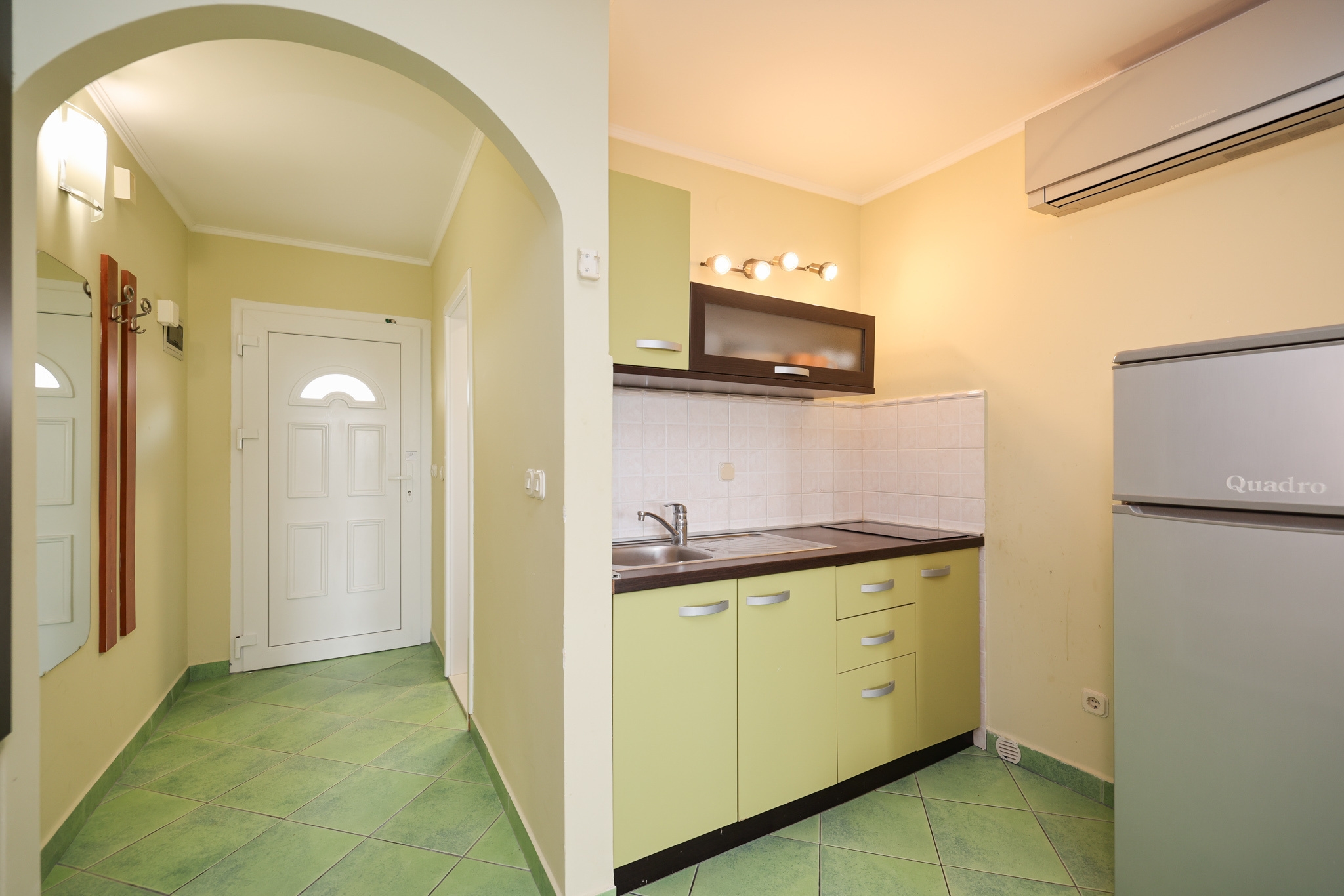 One bedroom apartment near beach Petrčane, Zadar  A-a