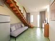 Petrčane, Living room in the apartment, air condition available, (pet friendly) and WiFi.