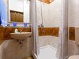 Ванная комната Njivice, Ванная комната в размещении типа apartment, WiFi.