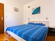 Njivice, Спальня в размещении типа apartment, WiFi.
