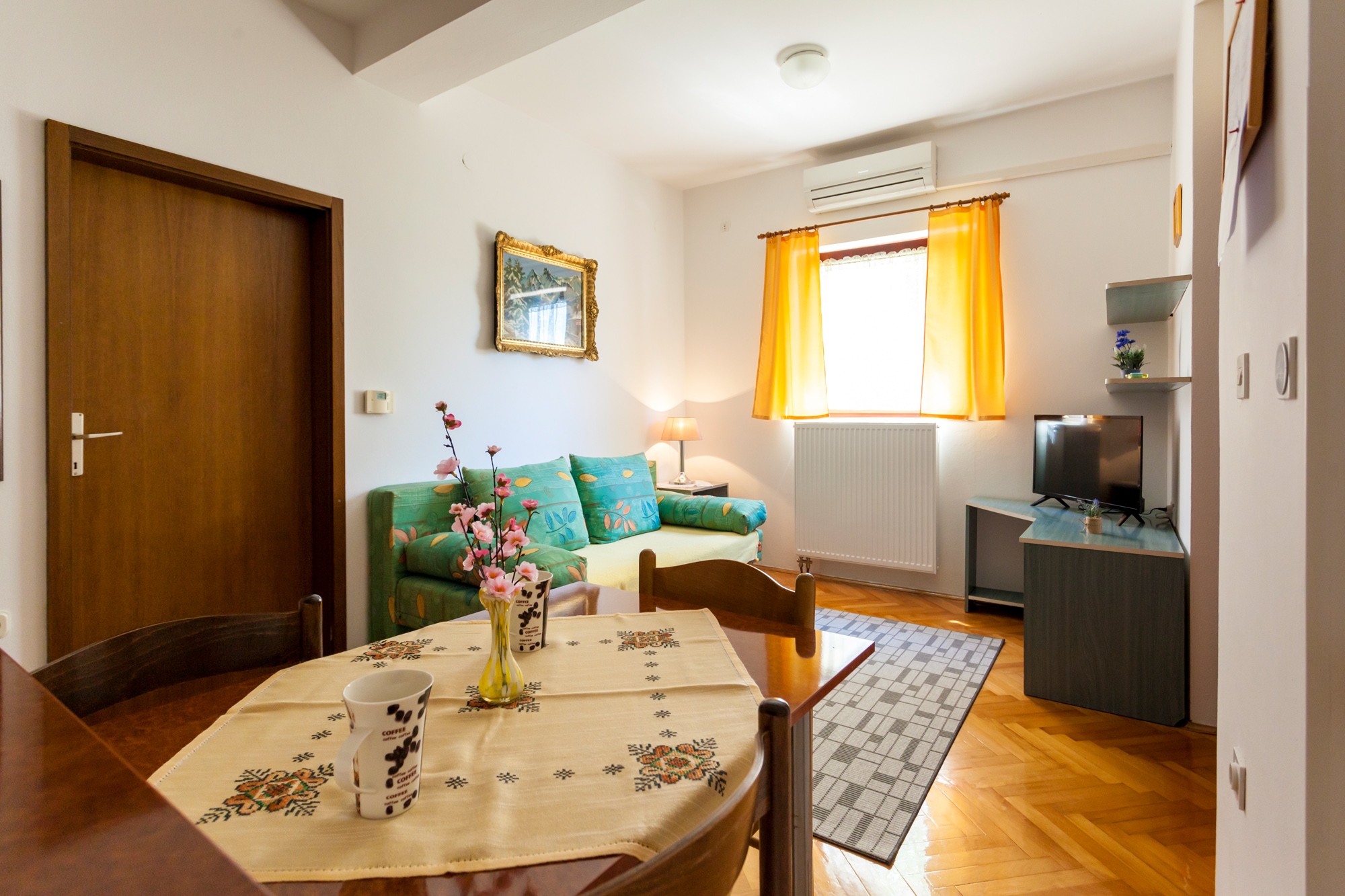 One bedroom apartment with terrace Njivice, Krk (A-20548-b) One bedroom apartment with terrace Njivice, Krk (A-20548-b)