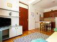 Njivice, Гостиная в размещении типа apartment, доступный кондиционер и WiFi.