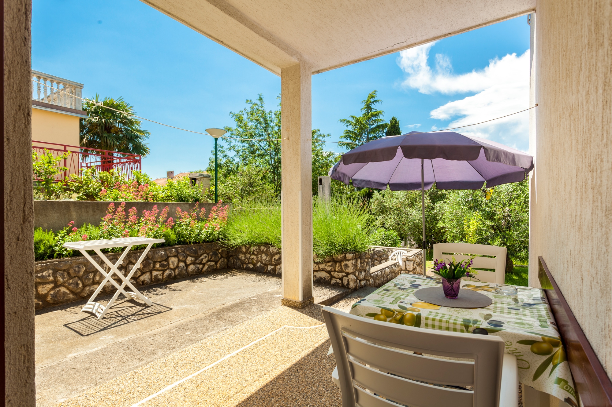 One bedroom apartment with terrace Njivice, Krk (A-20548-b) One bedroom apartment with terrace Njivice, Krk (A-20548-b)