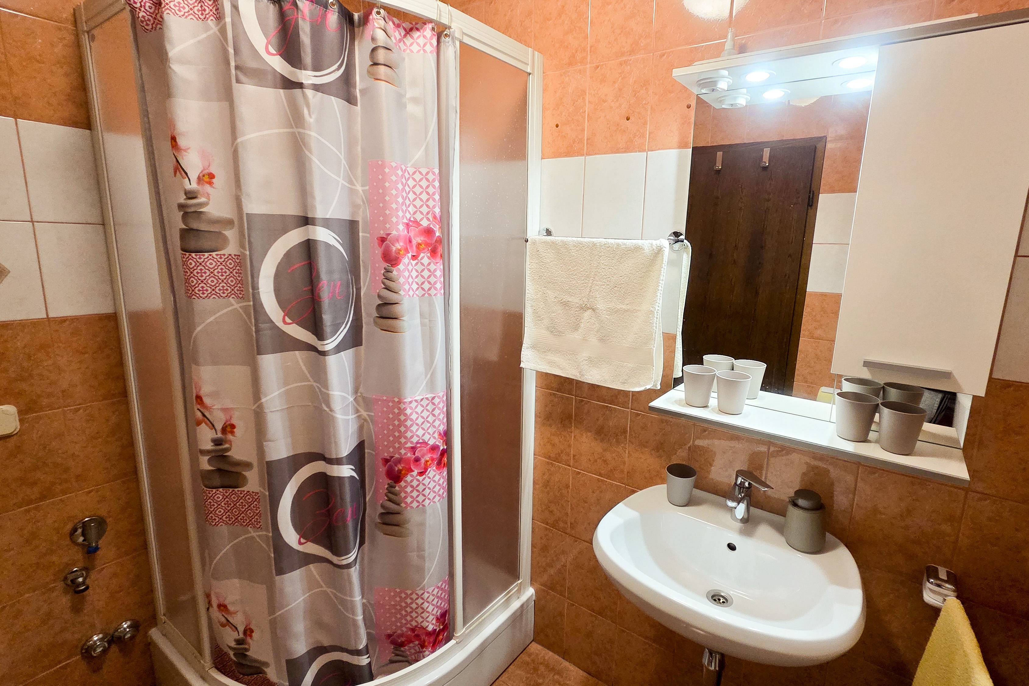 Two bedroom apartment with terrace Njivice, Krk  A-c