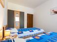 Njivice, Спальня 2 в размещении типа apartment, WiFi.