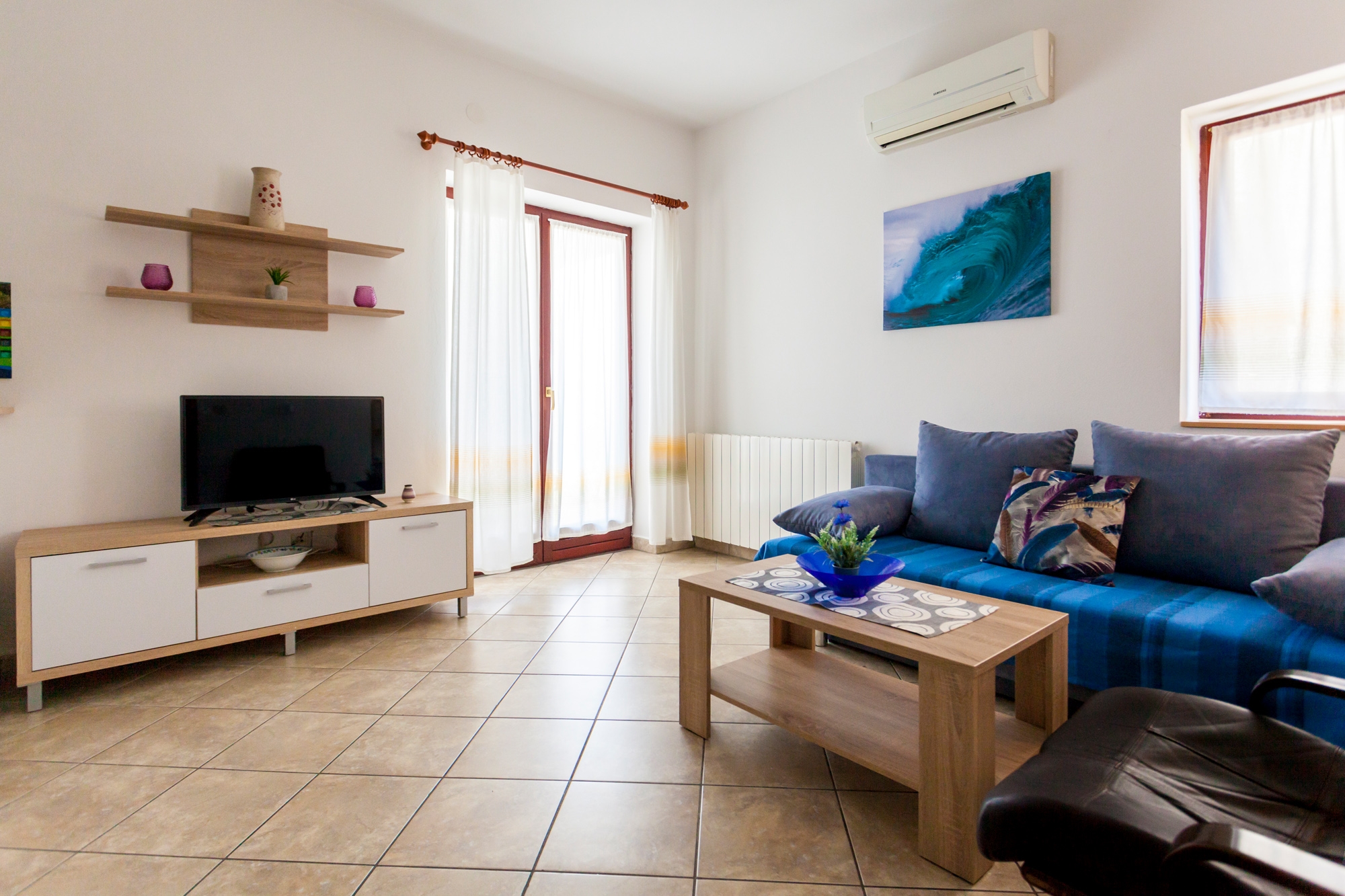 Two bedroom apartment with terrace Njivice, Krk (A-20548-c)