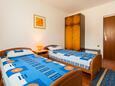 Спальня 2 Njivice, Спальня 2 в размещении типа apartment, WiFi.