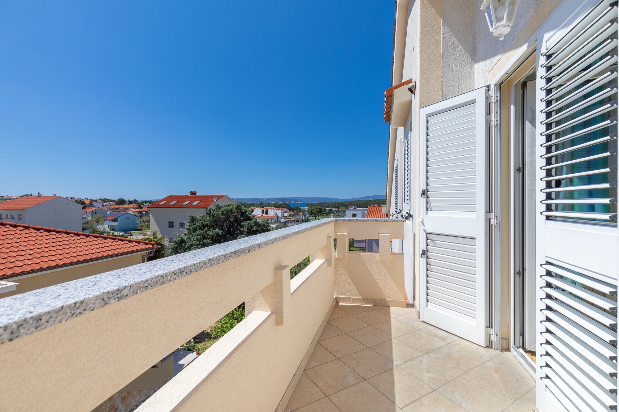 Two bedroom apartment with terrace and sea view Punat, Krk  A-c