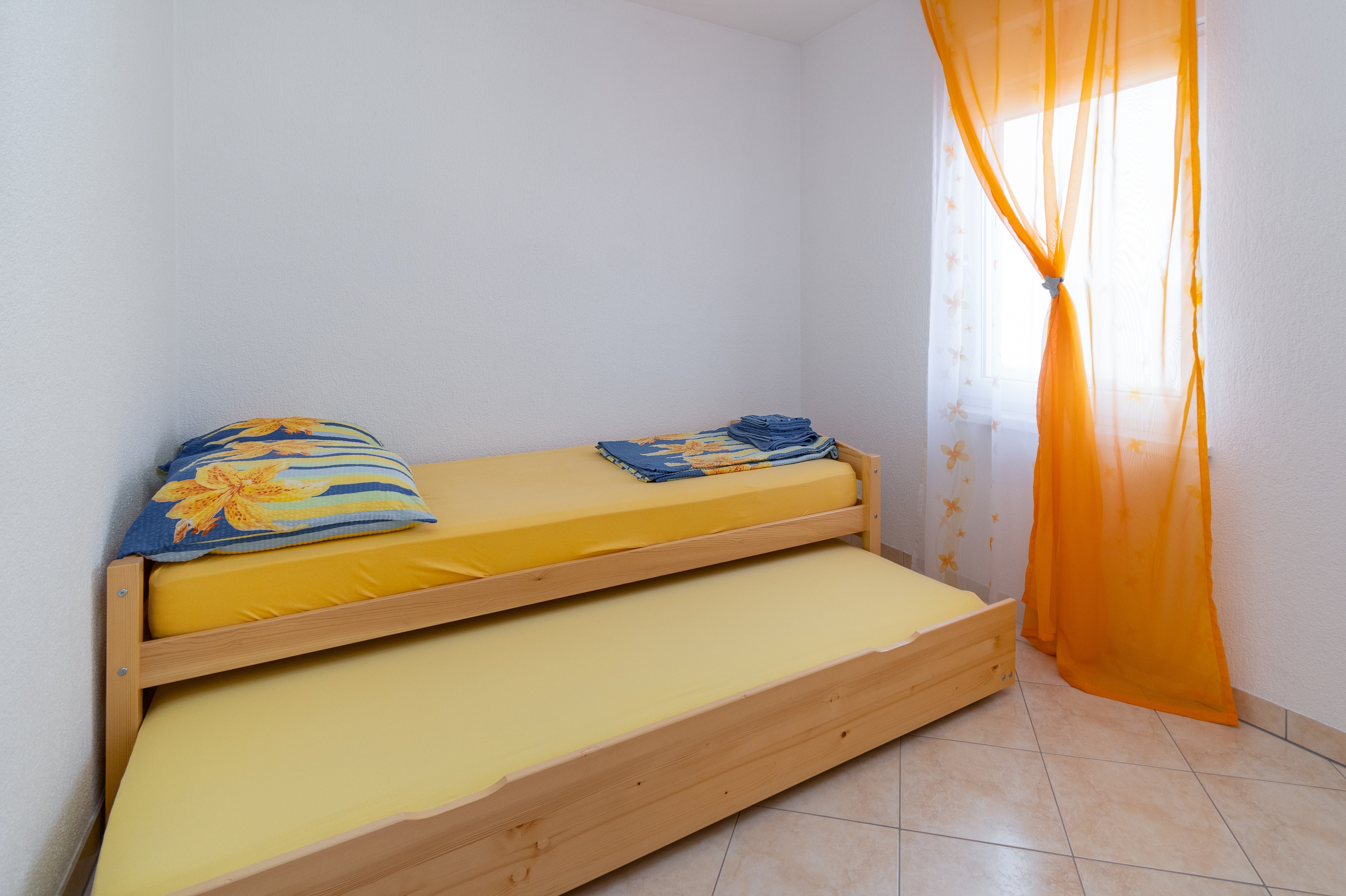 Four bedroom apartment with terrace and sea view Klenovica, Novi Vinodolski  A-a