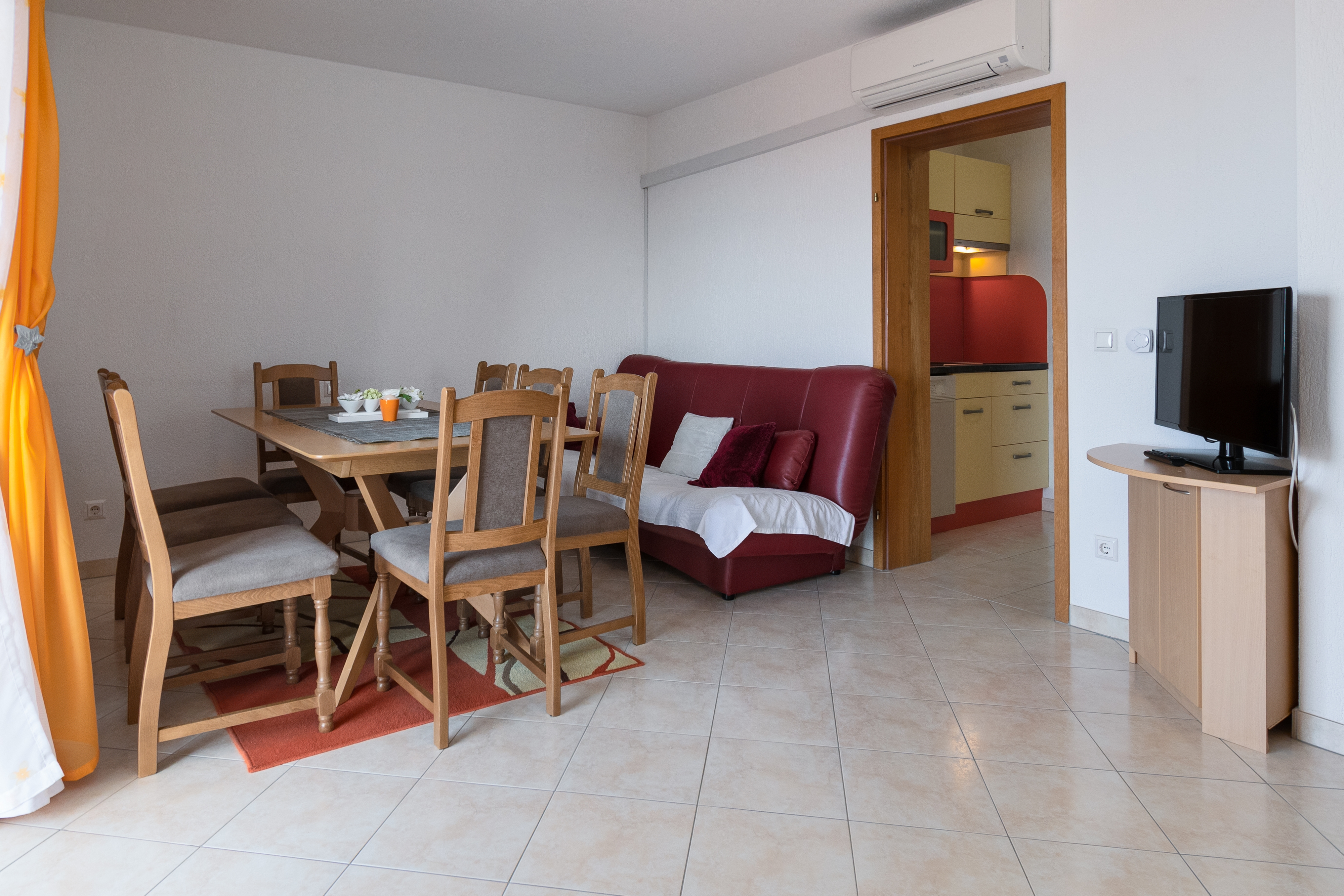 Four-bedroom apartment with terrace and sea view Klenovica, Novi Vinodolski (A-20556-a)