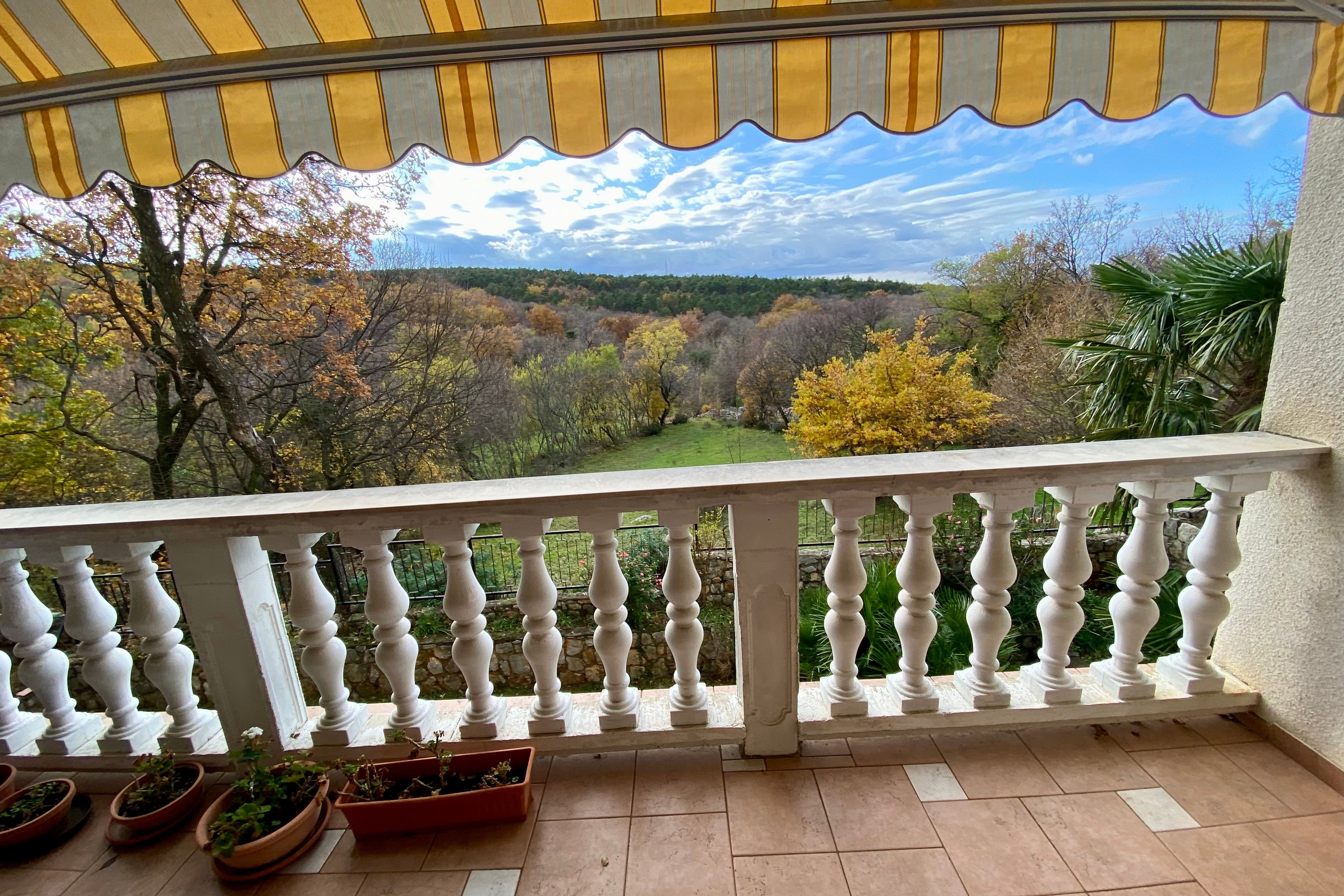Comfortable and spacious house with terrace Donji Zagon, Novi Vinodolski  K