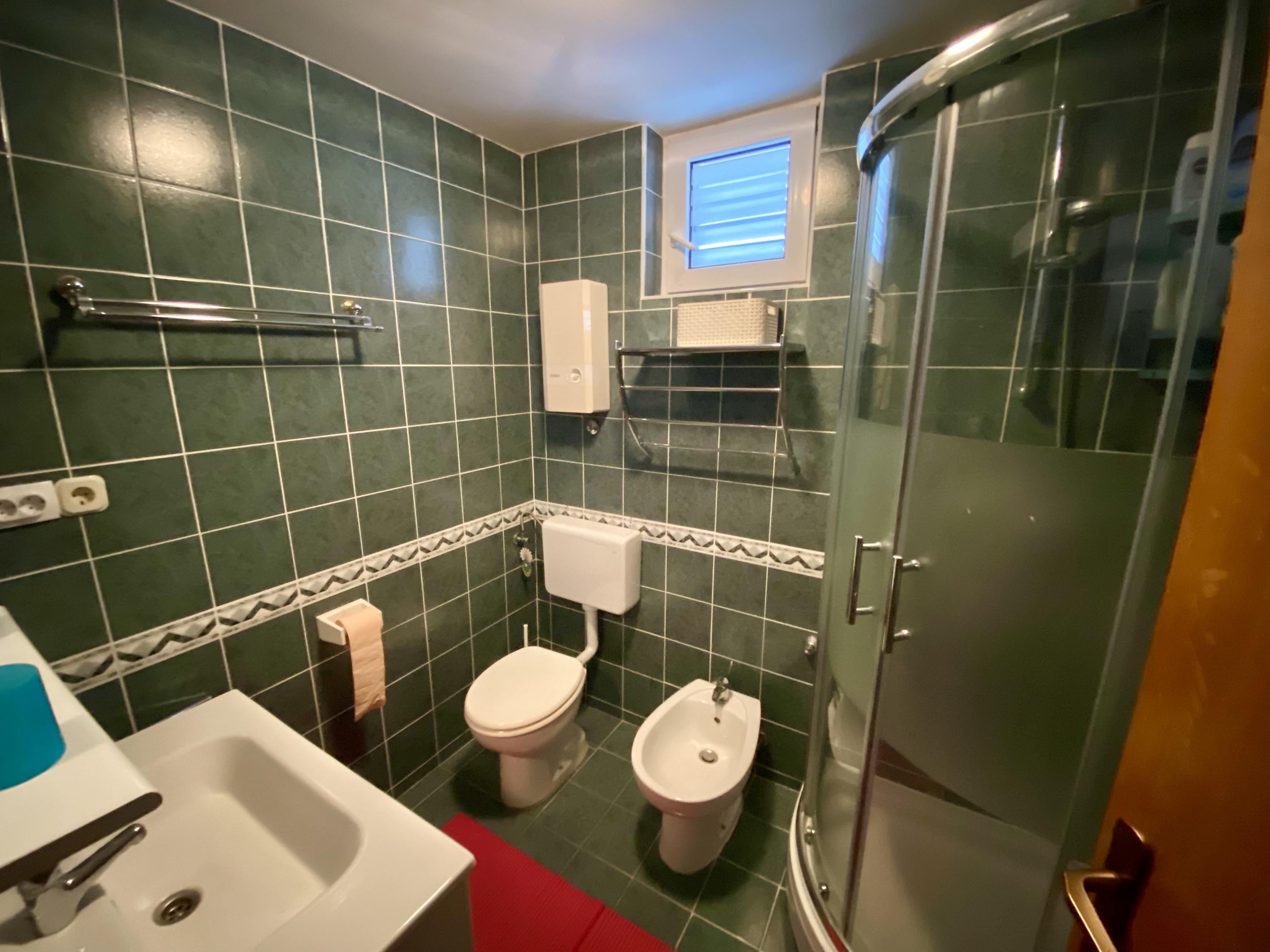 Comfortable and spacious house with terrace Donji Zagon, Novi Vinodolski  K