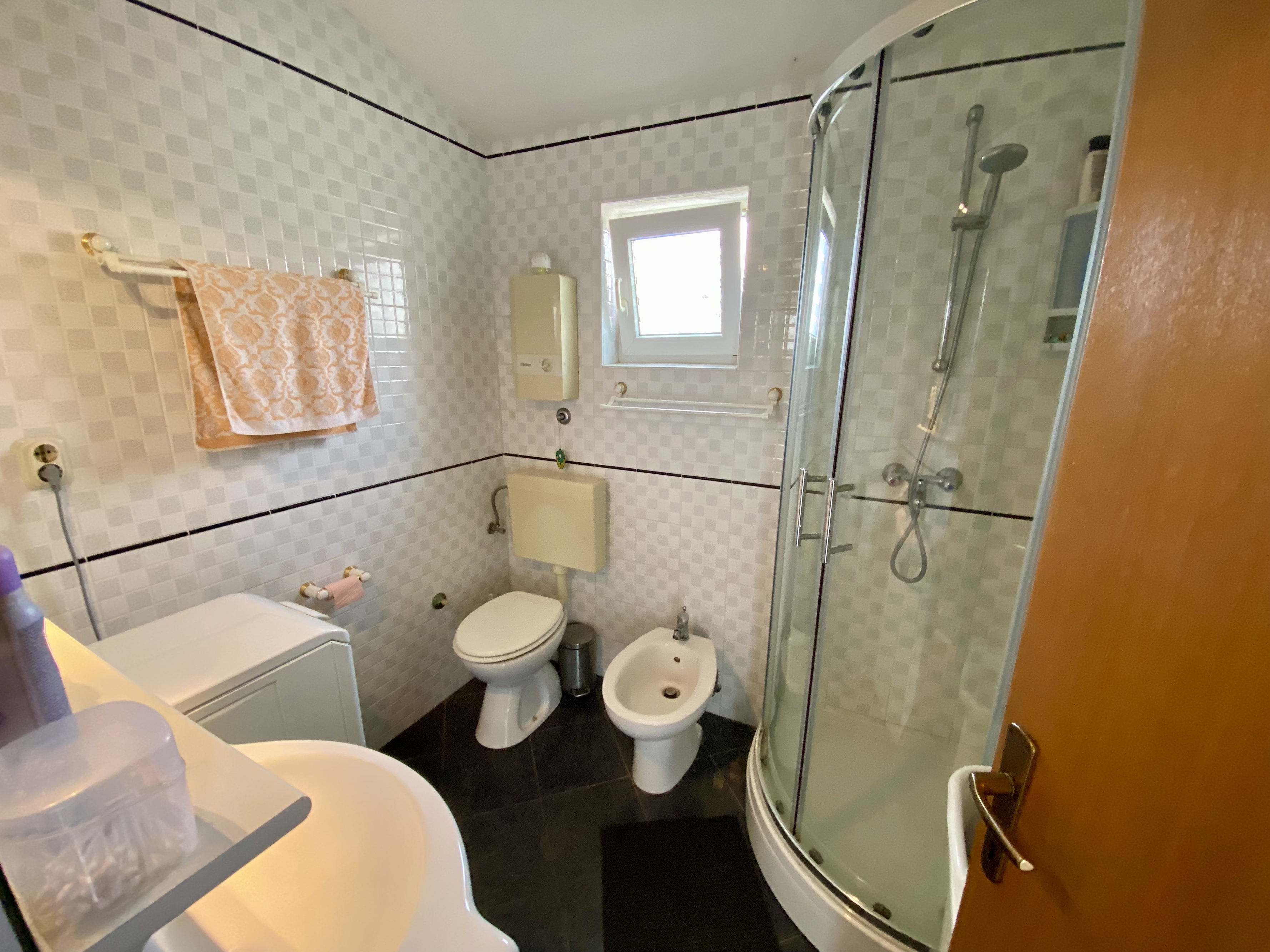 Comfortable and spacious house with terrace Donji Zagon, Novi Vinodolski  K