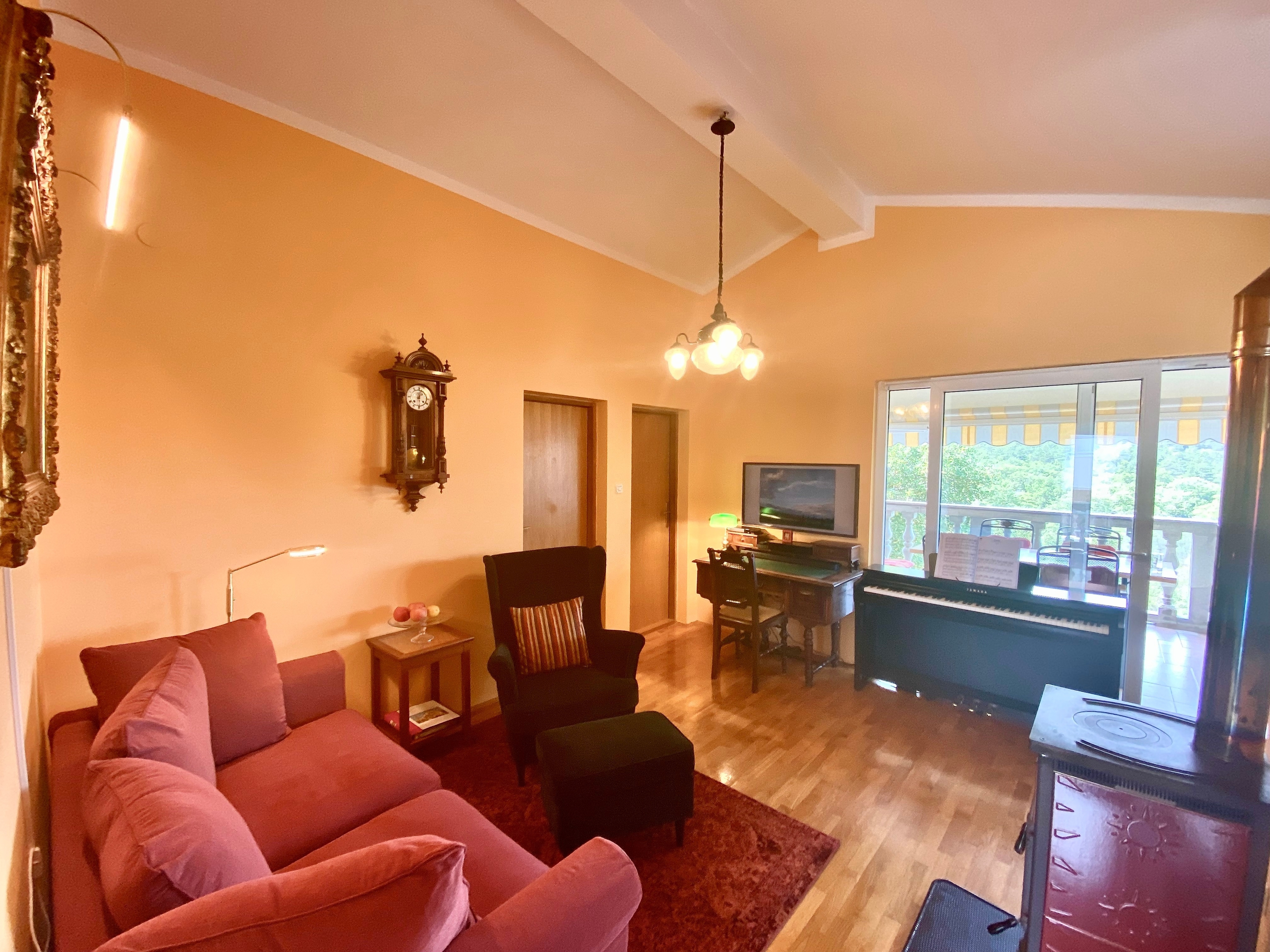 Comfortable and spacious house with terrace Donji Zagon, Novi Vinodolski  K