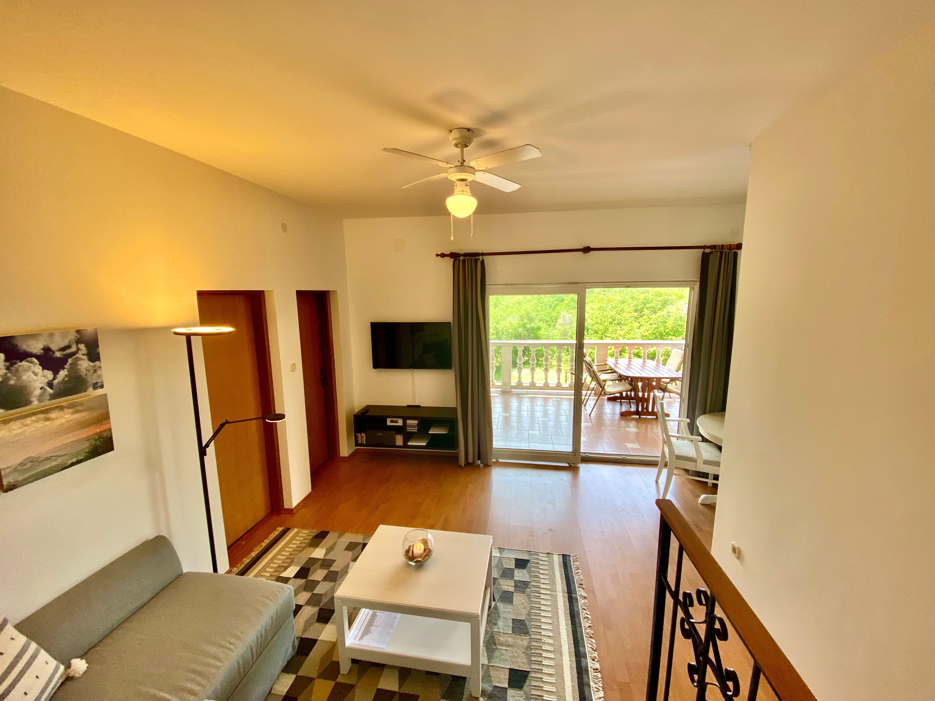 Comfortable and spacious house with terrace Donji Zagon, Novi Vinodolski  K