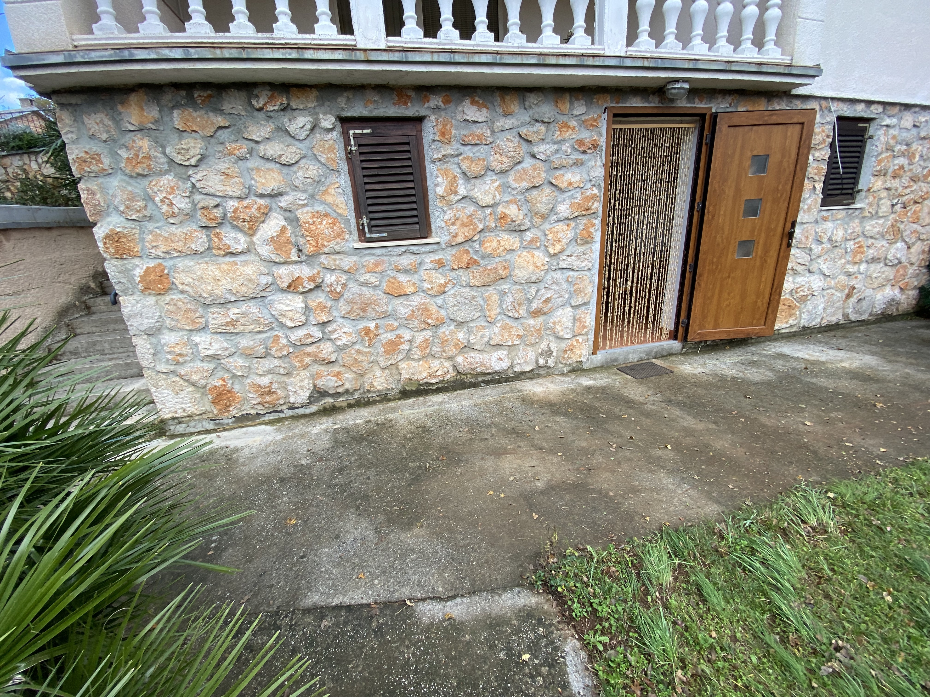 Comfortable and spacious house with terrace Donji Zagon, Novi Vinodolski  K