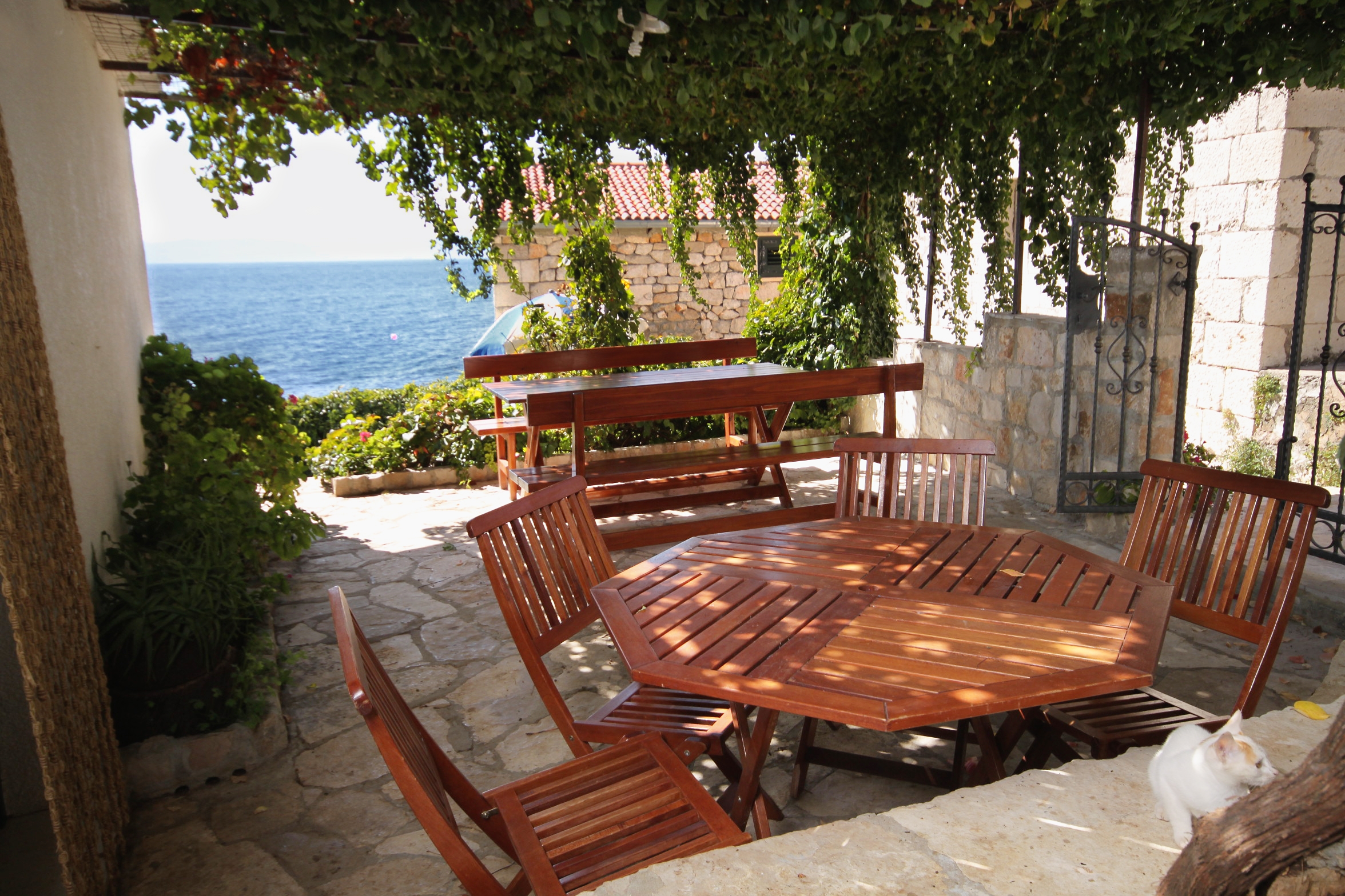 Four bedroom house near beach Cove Tvrdni Dolac, Hvar  K