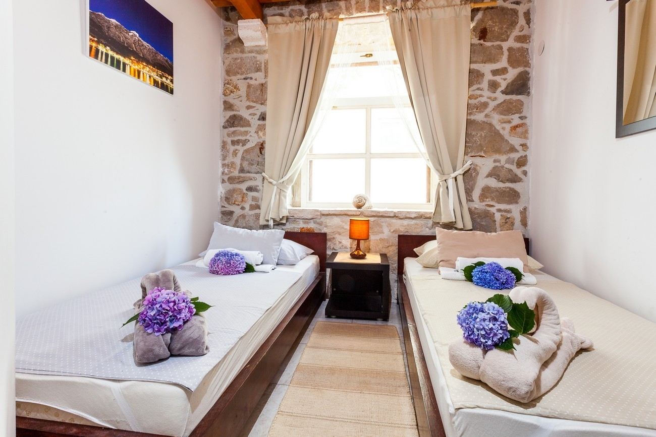 Three bedroom apartment with terrace Orebić, Pelješac  A-a