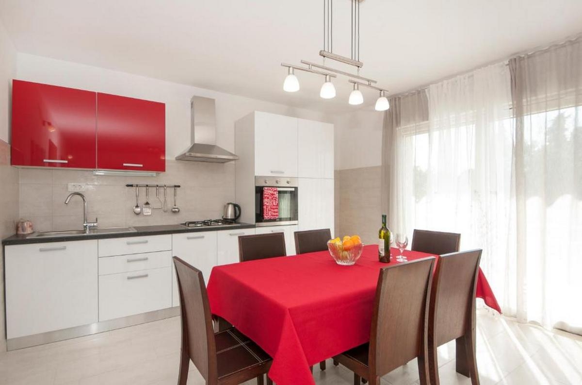 Two bedroom apartment with balcony Kaštel Lukšić, Kaštela  A-a