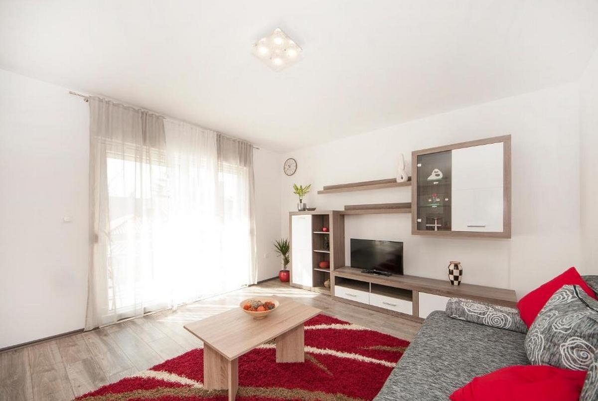 Two bedroom apartment with balcony Kaštel Lukšić, Kaštela  A-a