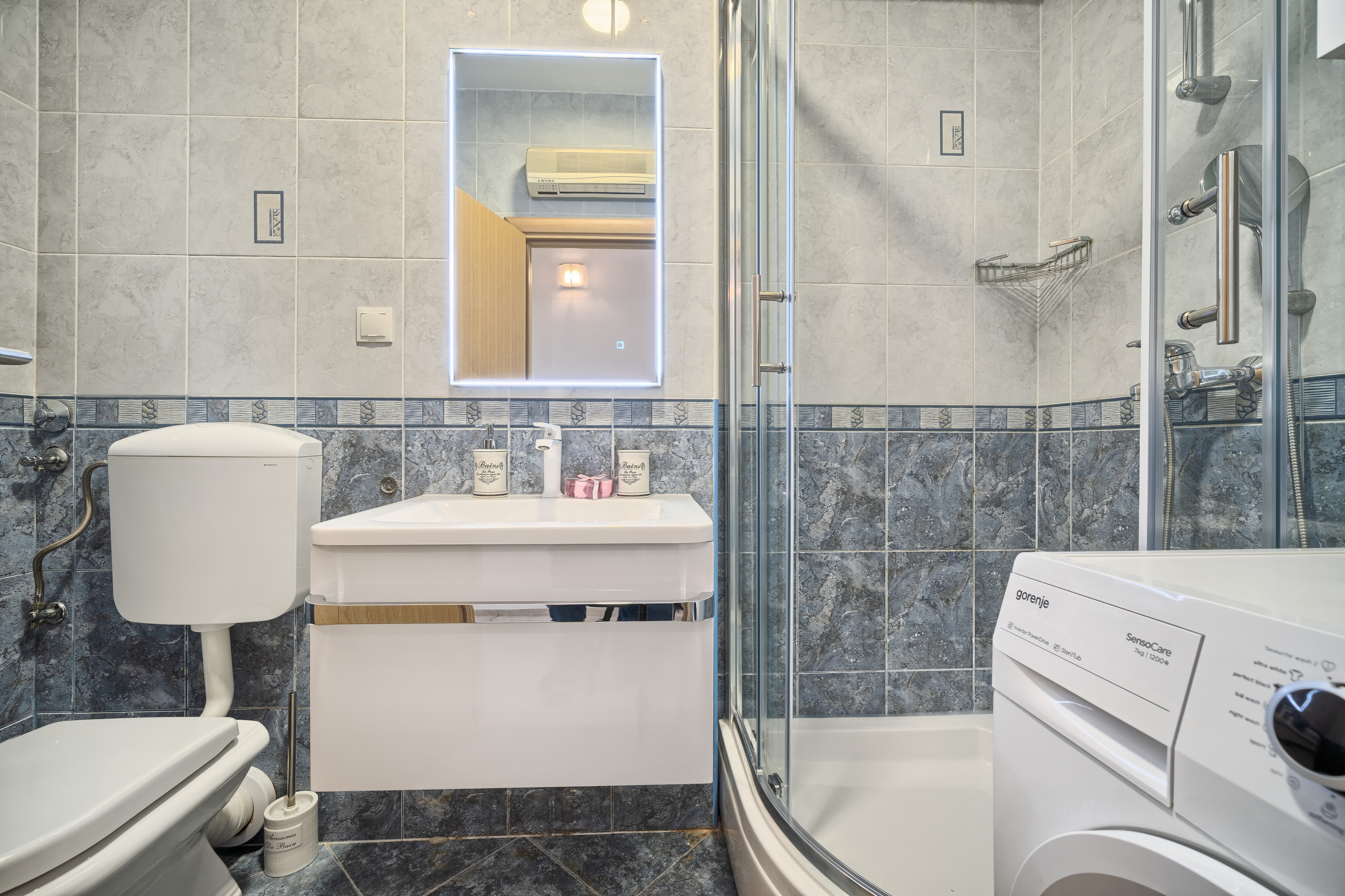 Two bedroom apartment with terrace Kaštel Lukšić, Kaštela  A-b