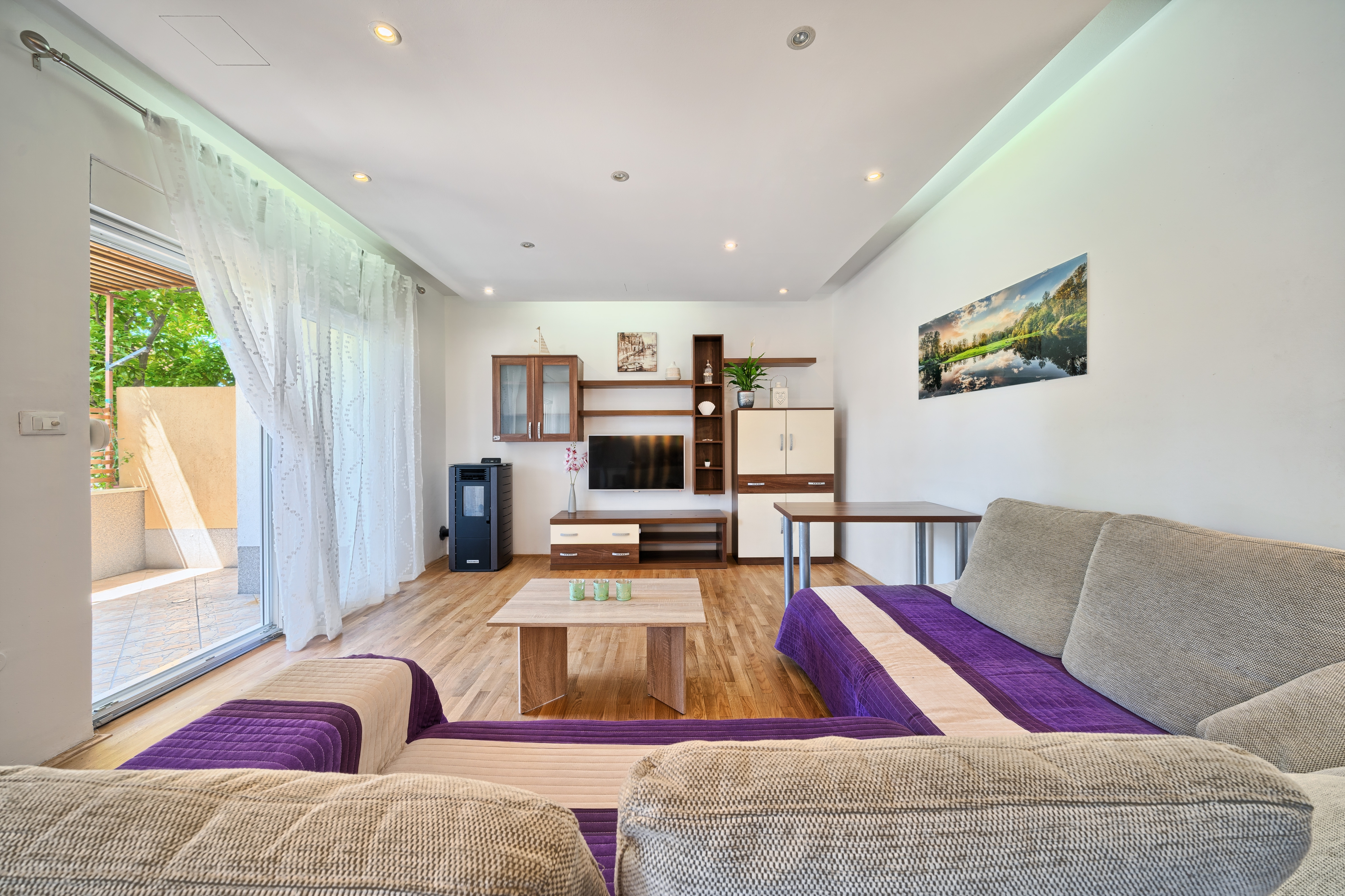 Two bedroom apartment with terrace Kaštel Lukšić, Kaštela  A-b