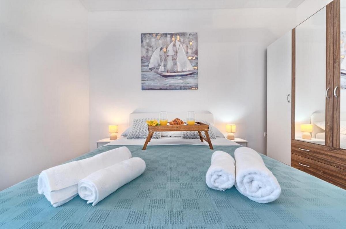 One bedroom apartment with terrace Kaštel Lukšić, Kaštela  A-c