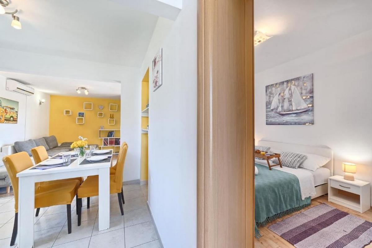 One bedroom apartment with terrace Kaštel Lukšić, Kaštela  A-c