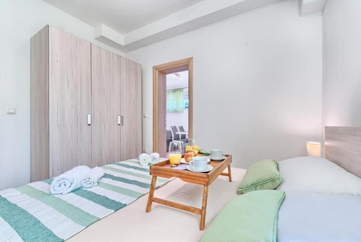 One bedroom apartment with terrace Kaštel Lukšić, Kaštela  A-d