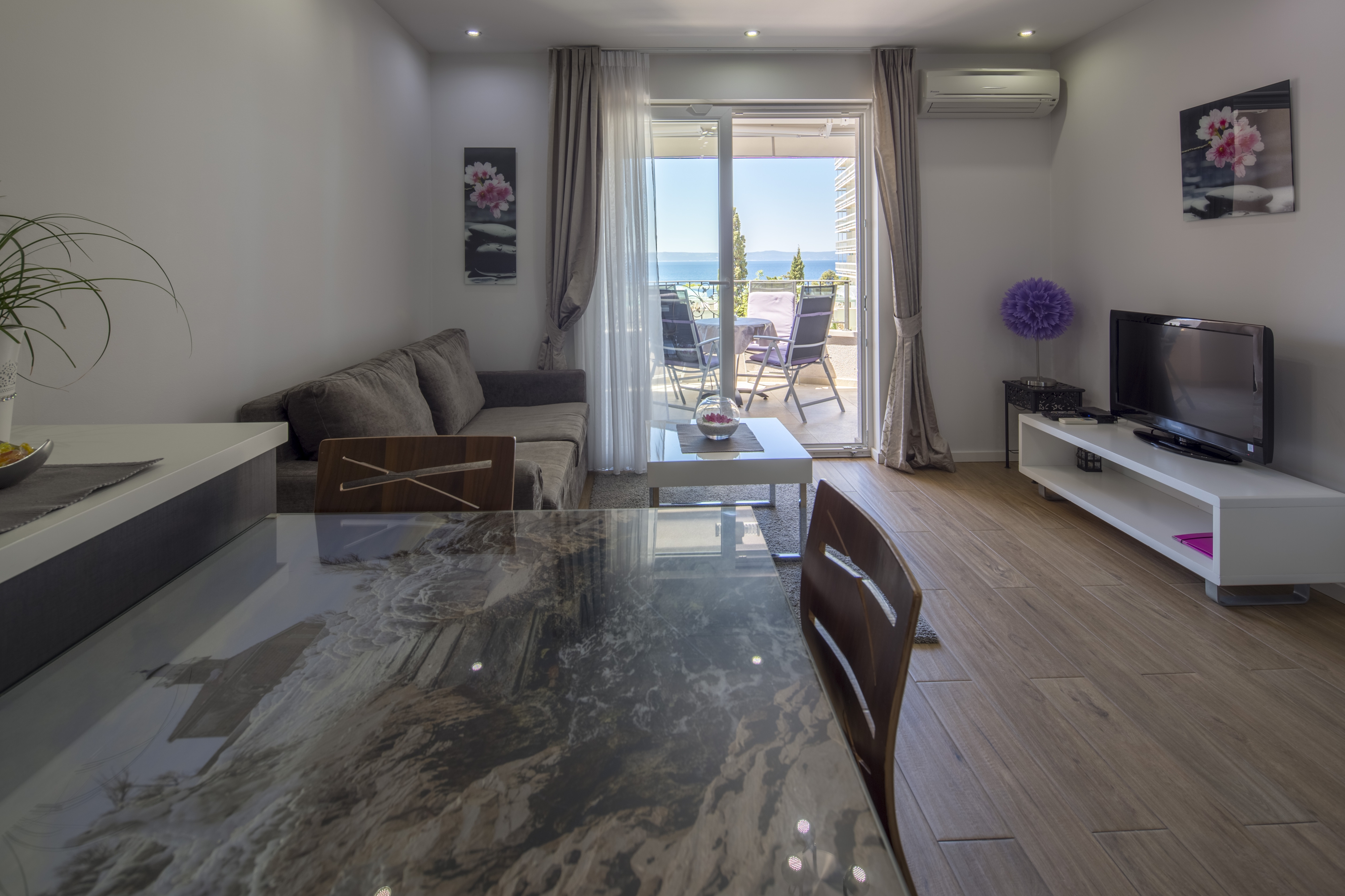 One bedroom apartment with terrace and sea view Makarska (A-20587-b) One bedroom apartment with terrace and sea view Makarska (A-20587-b)