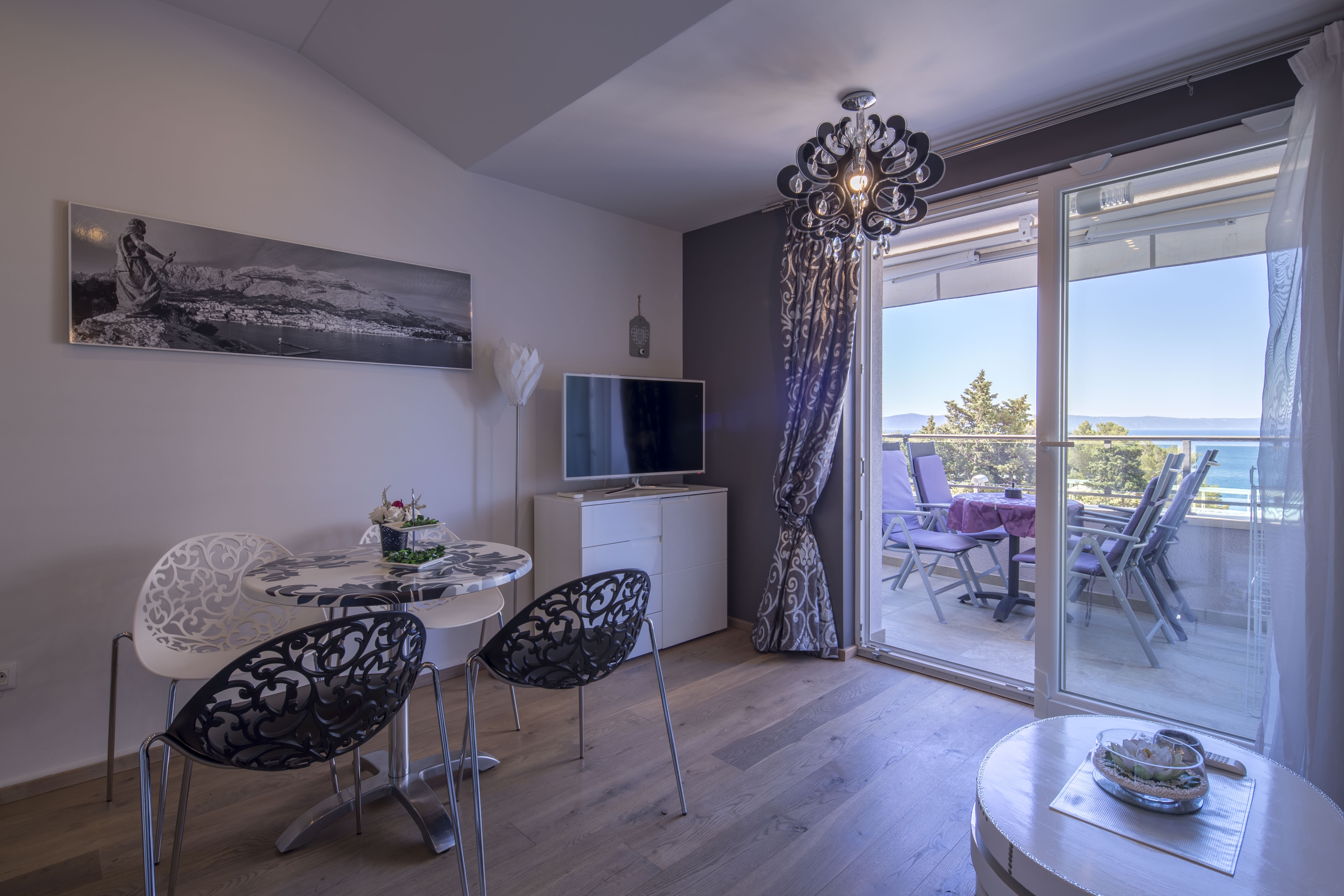 One bedroom apartment with terrace and sea view Makarska (A-20587-e) One bedroom apartment with terrace and sea view Makarska (A-20587-e)
