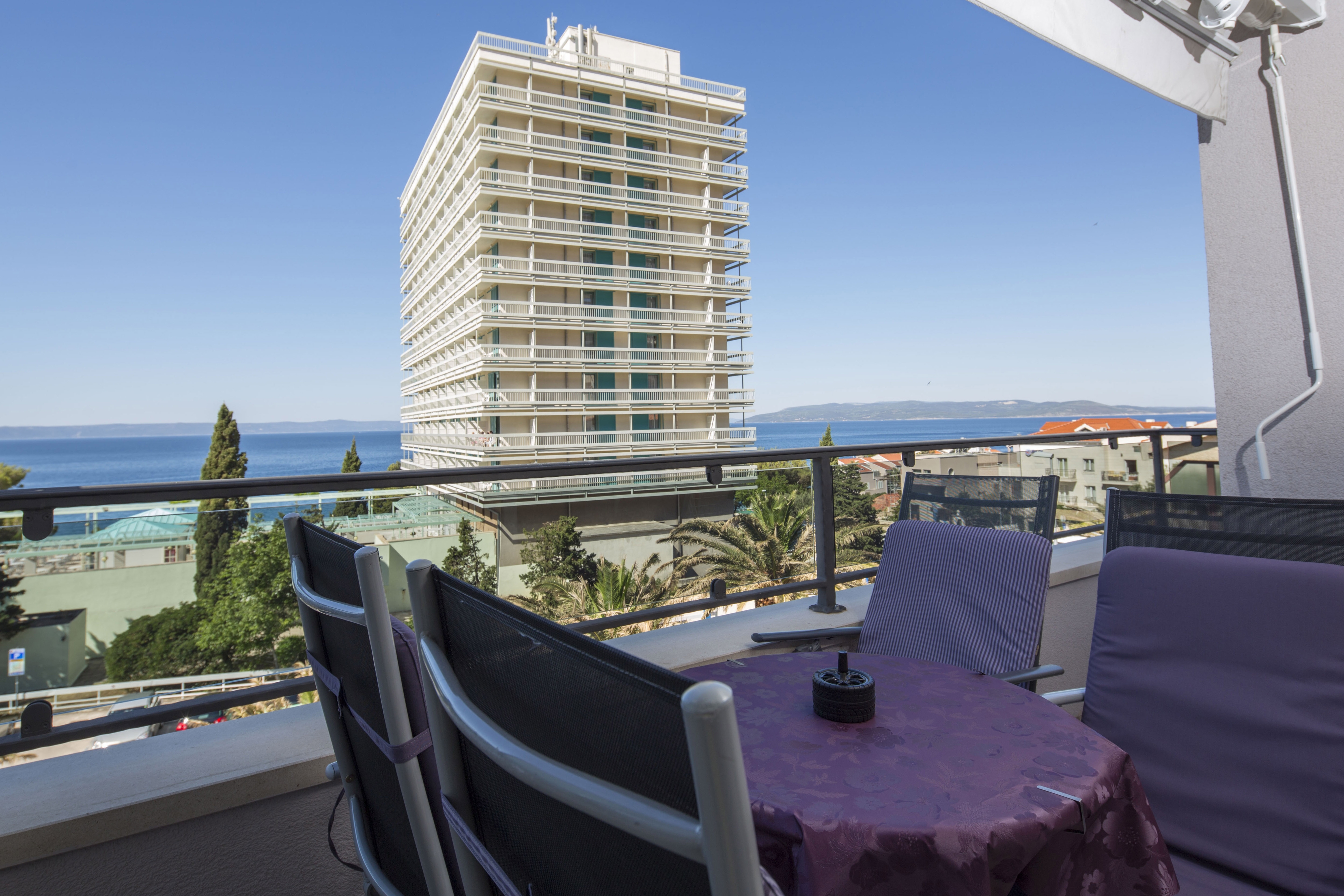 One bedroom apartment with terrace and sea view Makarska  A-e