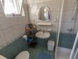 Mali Lošinj, Bathroom in the studio-apartment, (pet friendly) and WiFi.