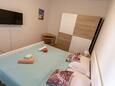 Mali Lošinj, Bedroom in the studio-apartment, (pet friendly) and WiFi.