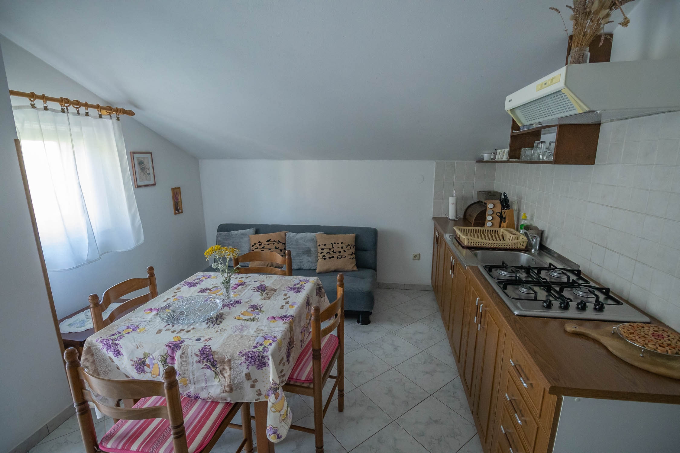 Studio flat with terrace Mali Lošinj, Lošinj (AS-20594-b) Studio flat with terrace Mali Lošinj, Lošinj (AS-20594-b)