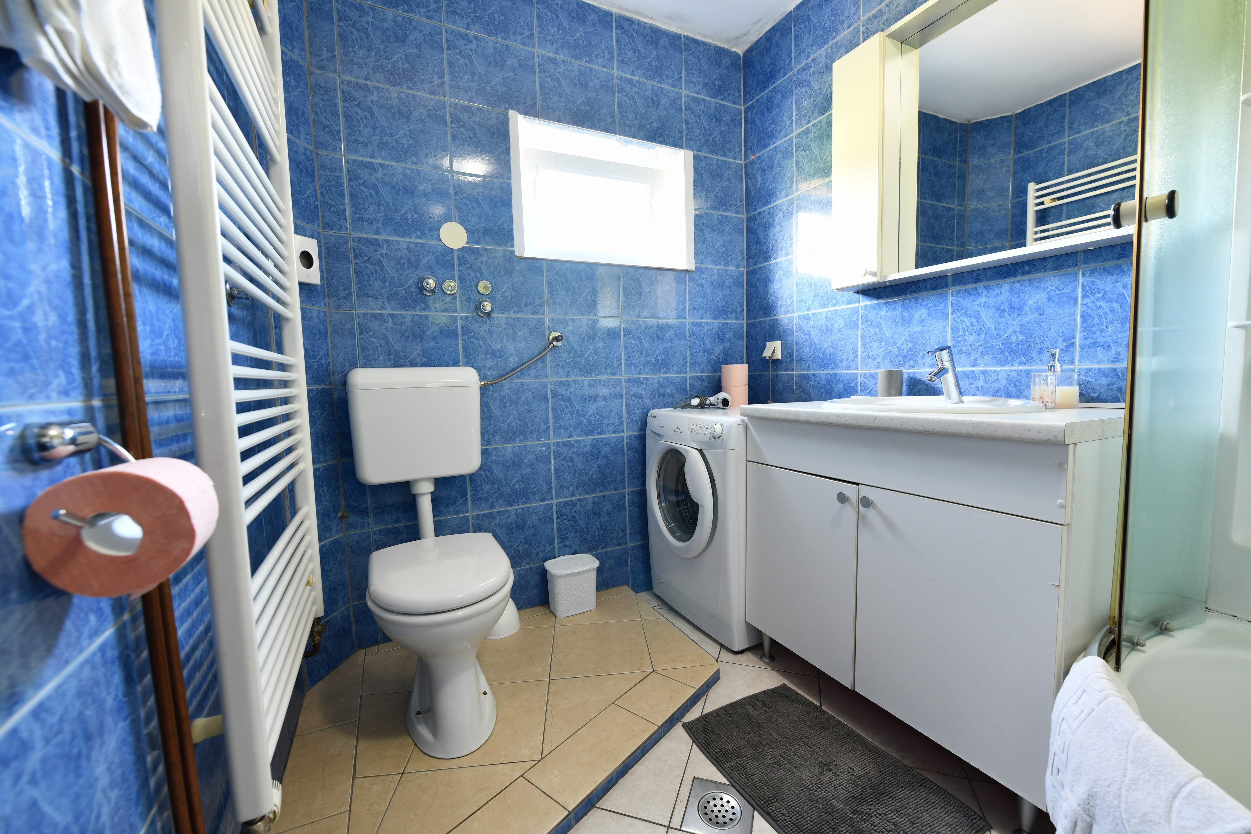 Two bedroom apartment with terrace Rakovica, Plitvice  A-a