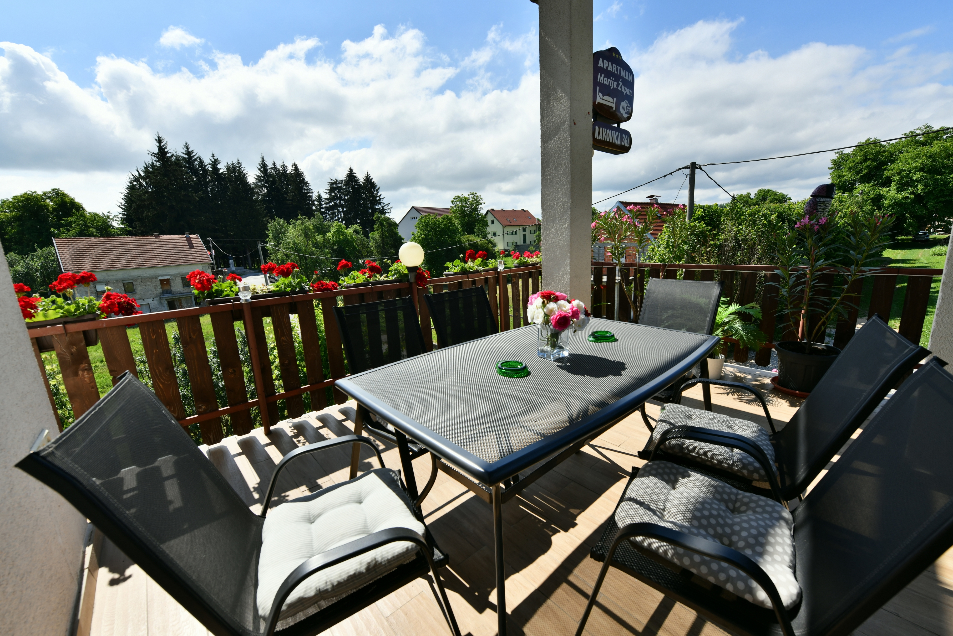 Two bedroom apartment with terrace Rakovica, Plitvice  A-a