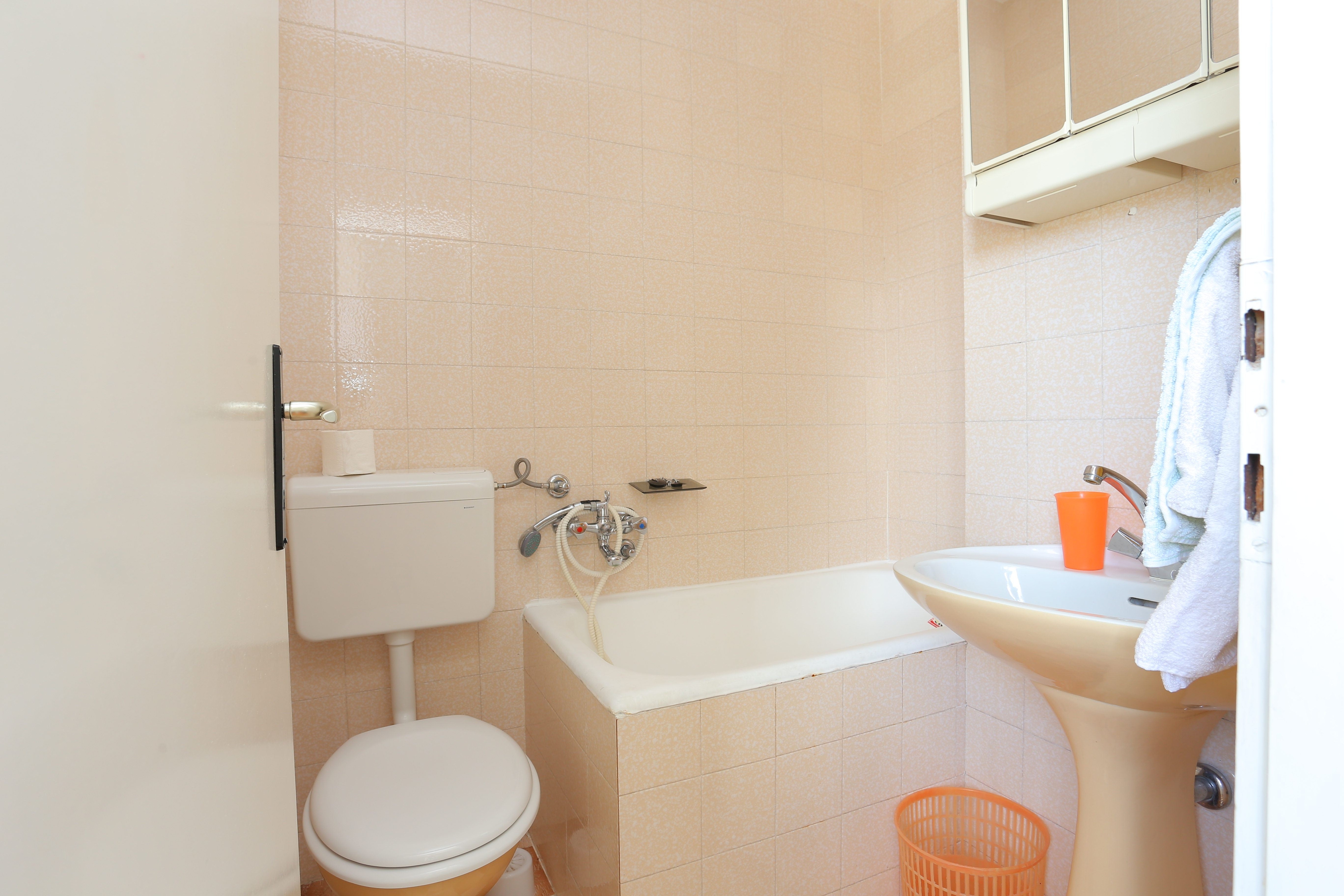 Three bedroom apartment with terrace and sea view Brela, Makarska  A-a
