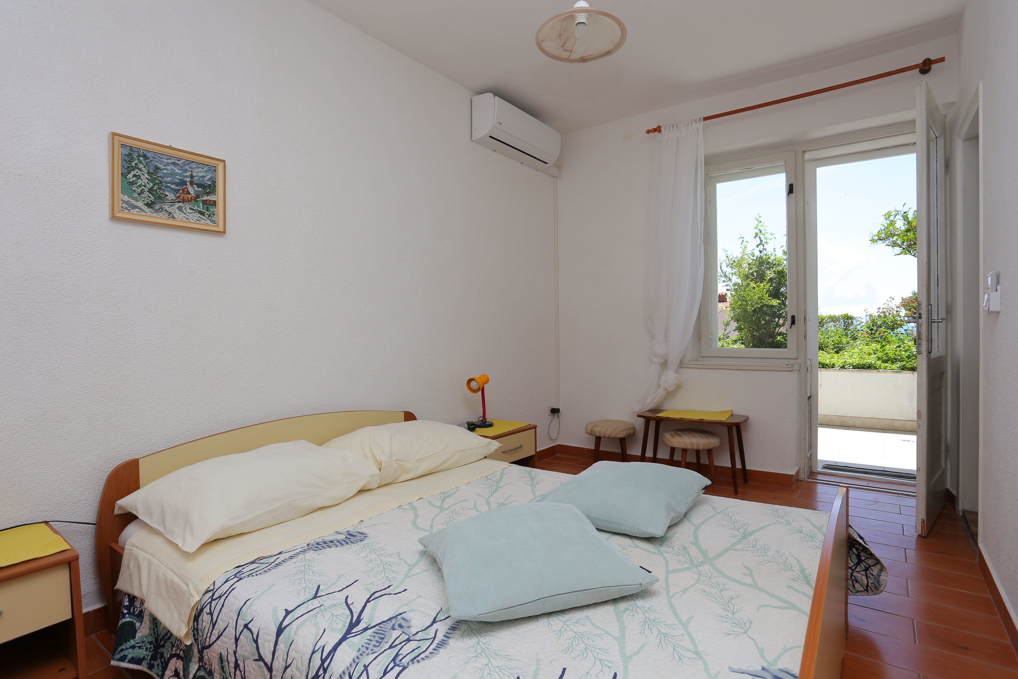 Three bedroom apartment with terrace and sea view Brela, Makarska  A-a