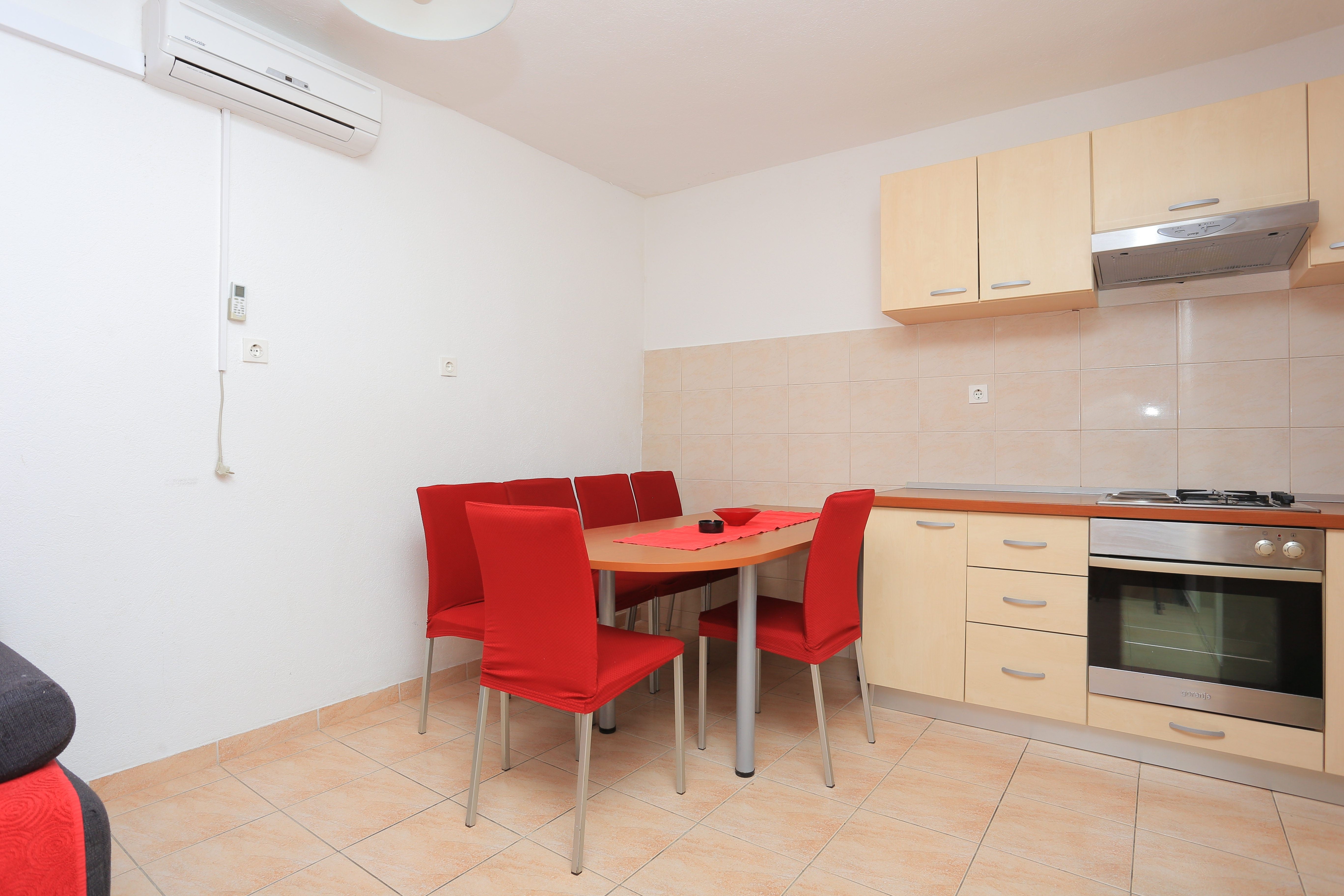 Three bedroom apartment with terrace and sea view Brela, Makarska  A-a