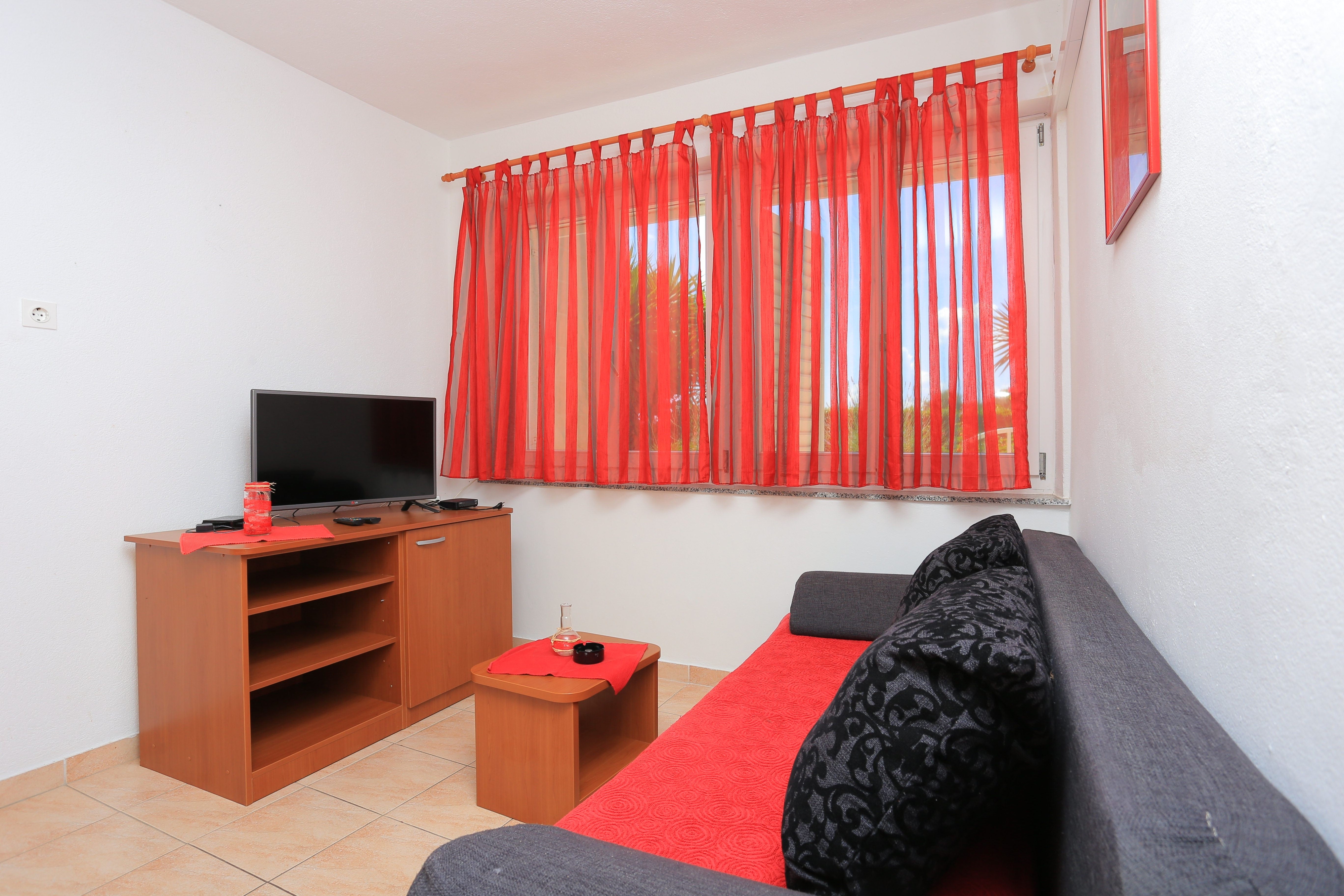 Three bedroom apartment with terrace and sea view Brela, Makarska  A-a