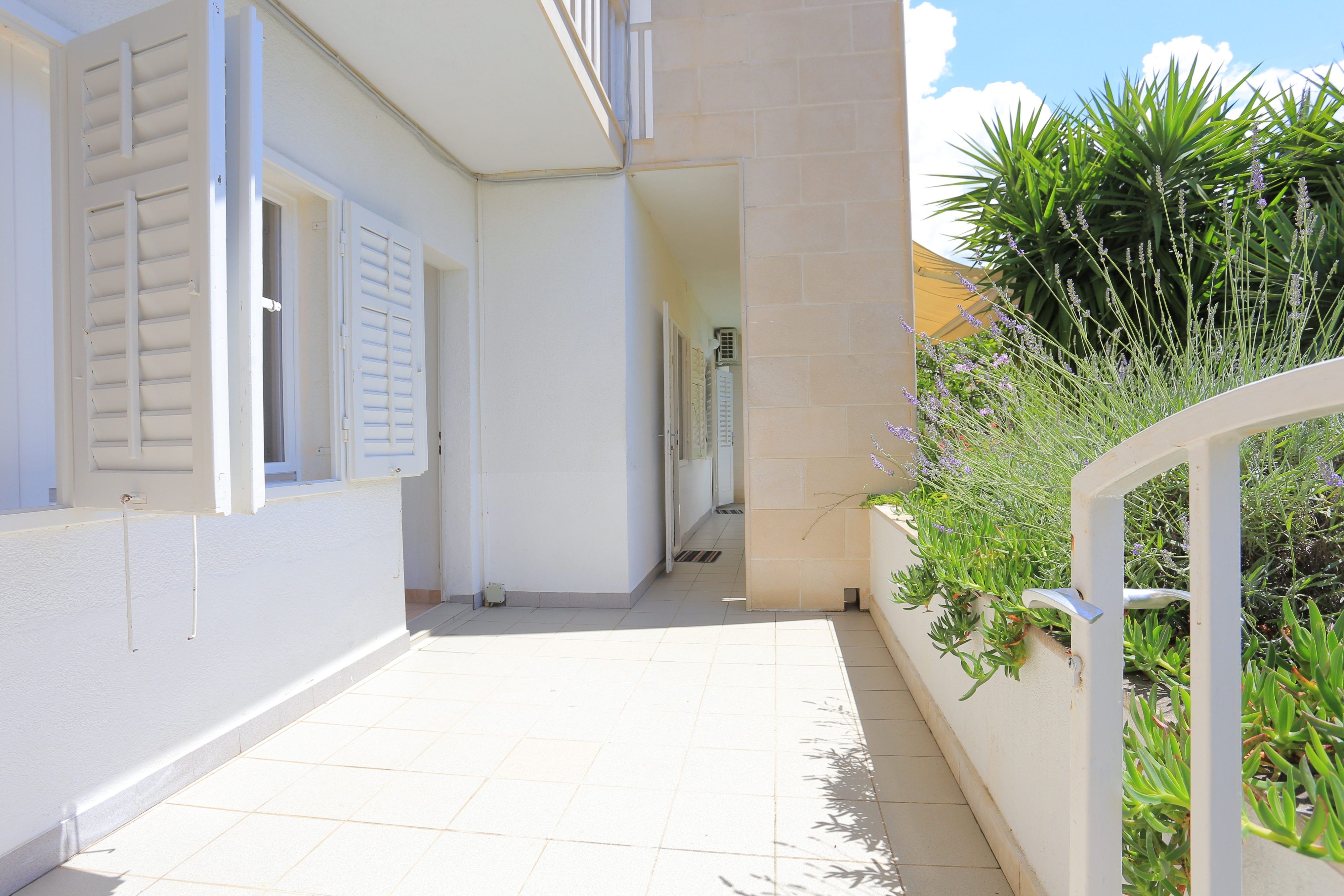 Three bedroom apartment with terrace and sea view Brela, Makarska  A-a