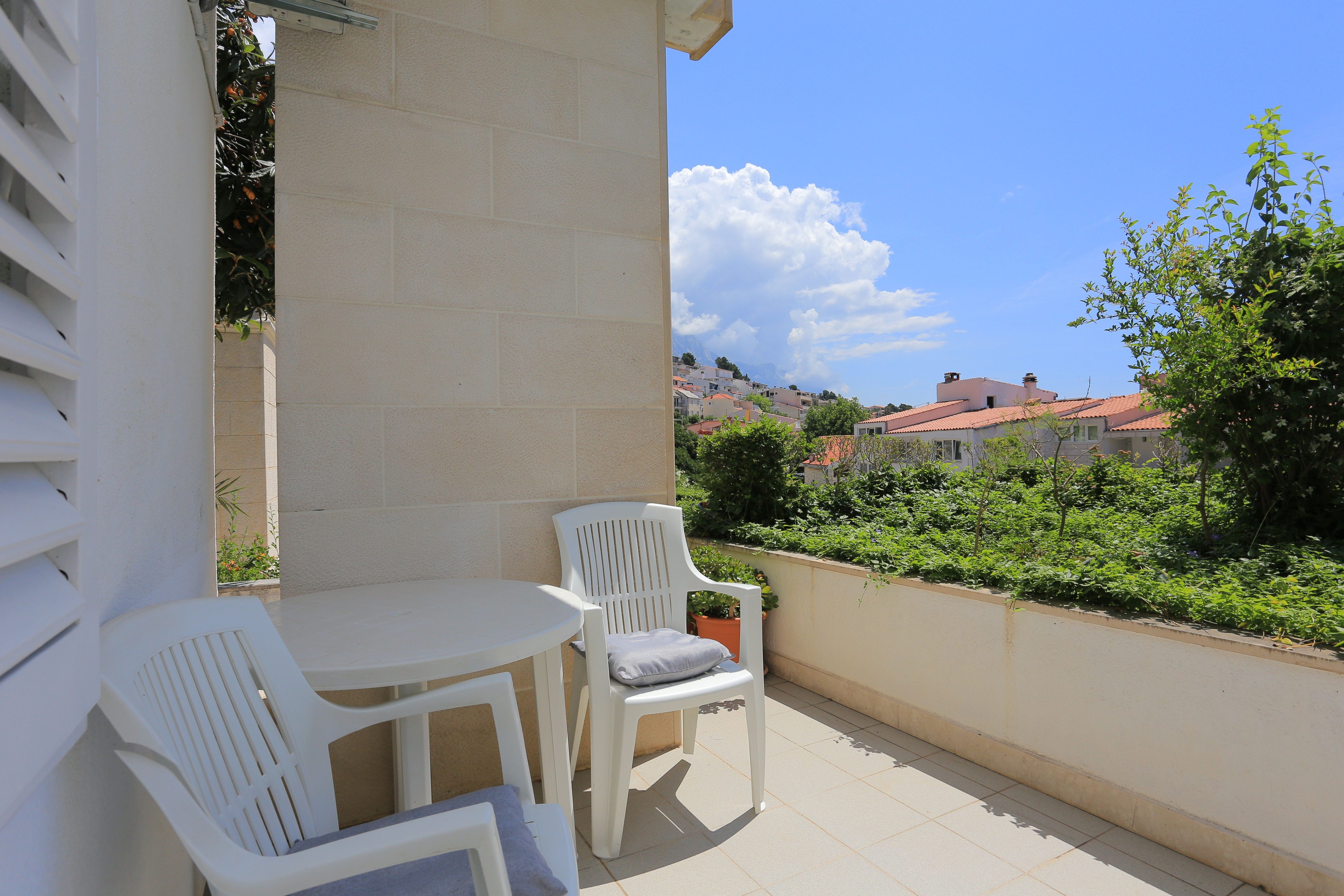 Three bedroom apartment with terrace and sea view Brela, Makarska  A-a