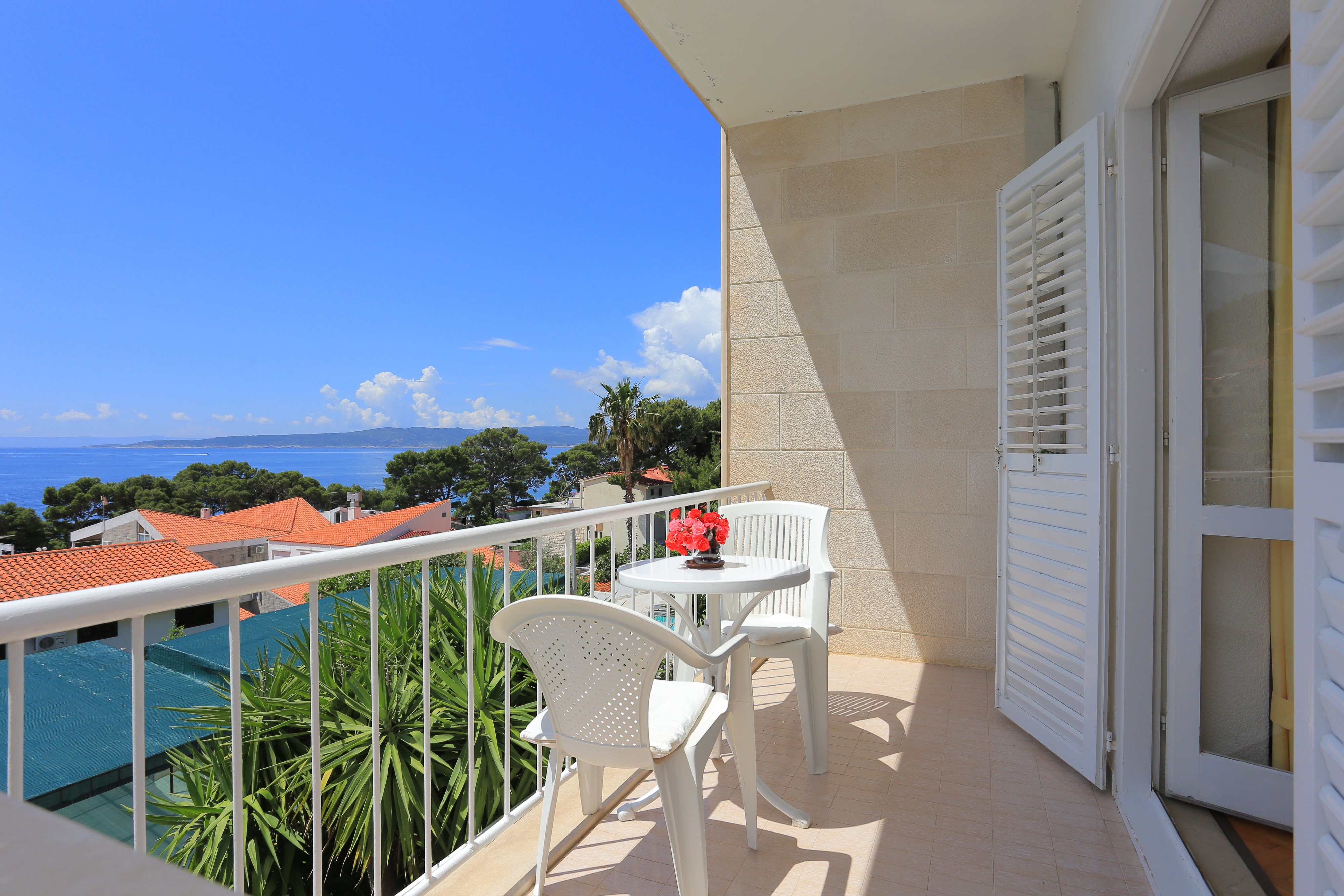 Two bedroom apartment with terrace and sea view Brela, Makarska  A-b