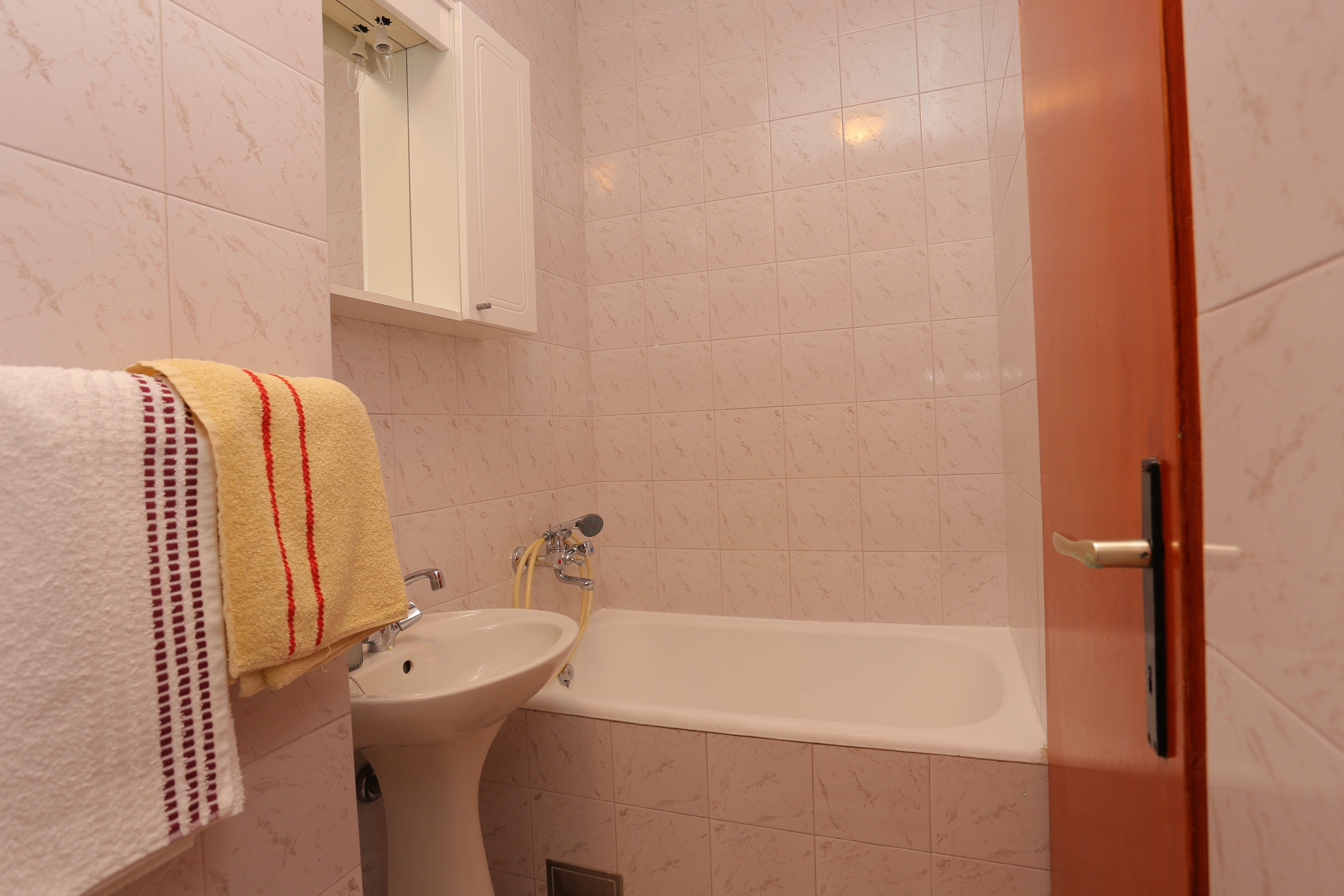Two bedroom apartment with terrace and sea view Brela, Makarska  A-b