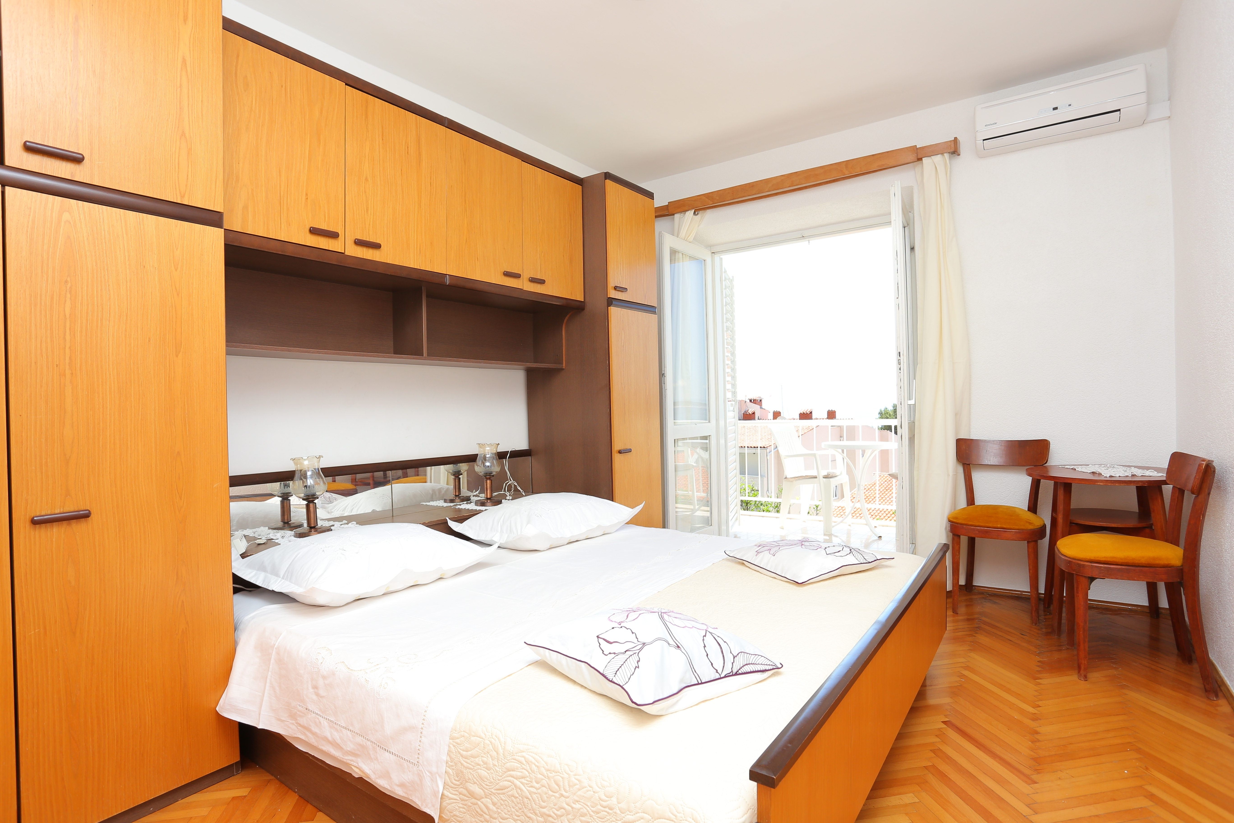 Two bedroom apartment with terrace and sea view Brela, Makarska  A-b