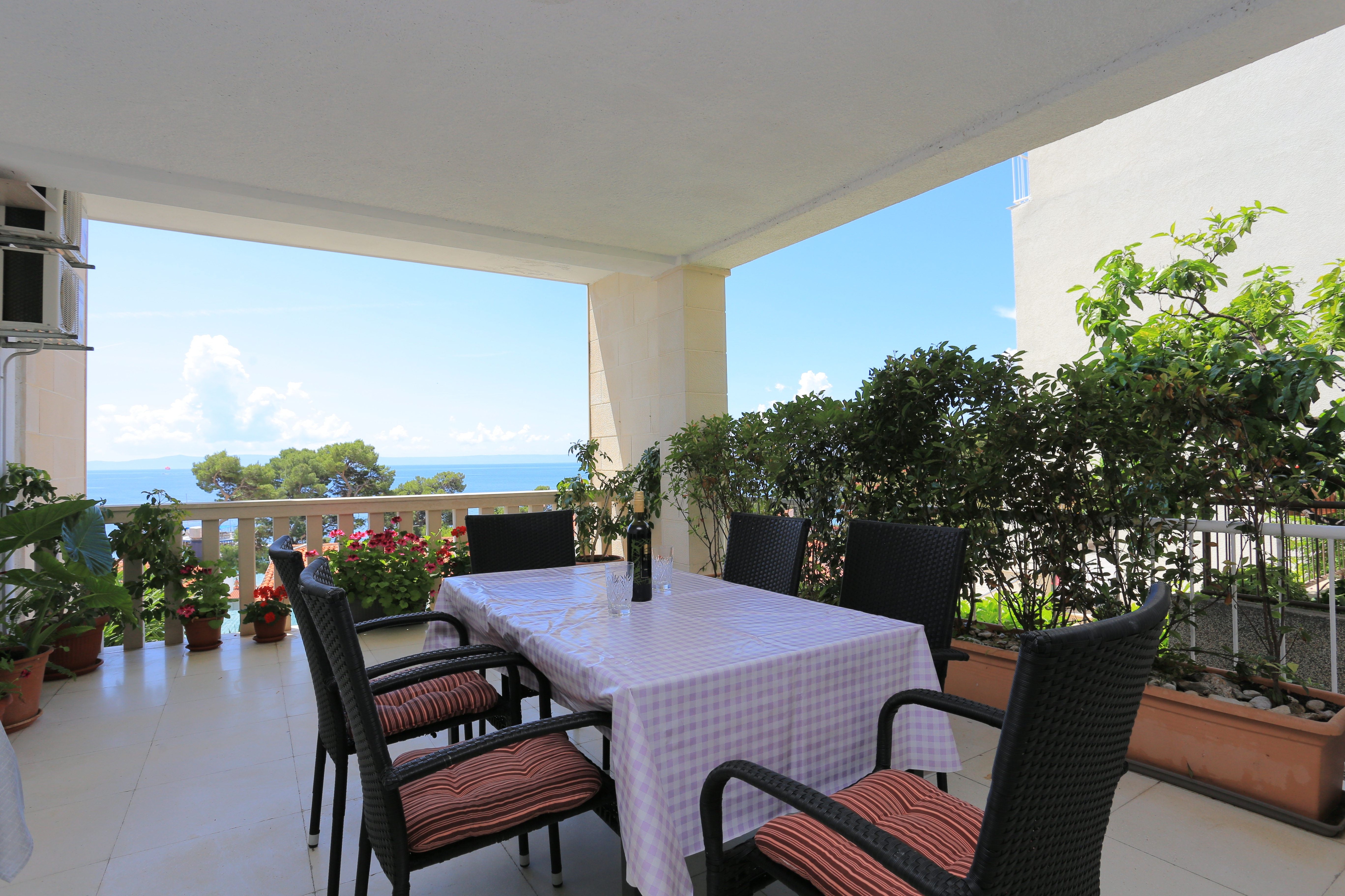 Two bedroom apartment with terrace and sea view Brela, Makarska  A-b