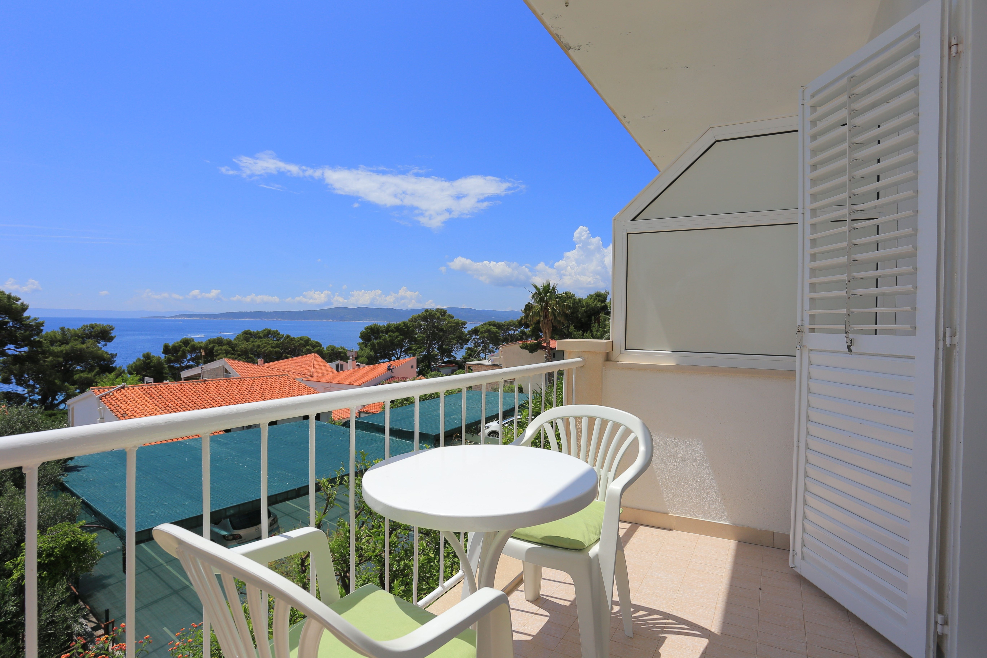 One bedroom apartment with terrace and sea view Brela, Makarska  A-c