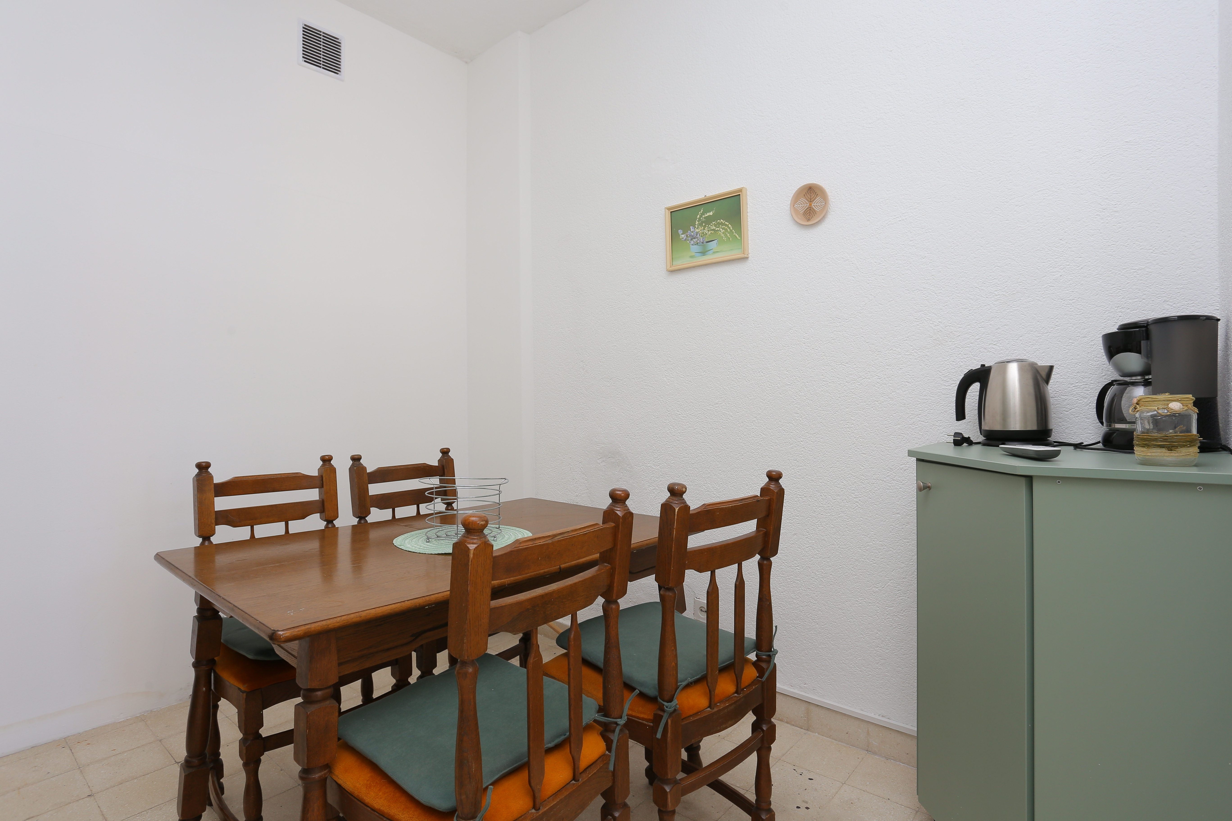 One bedroom apartment with terrace and sea view Brela, Makarska  A-c